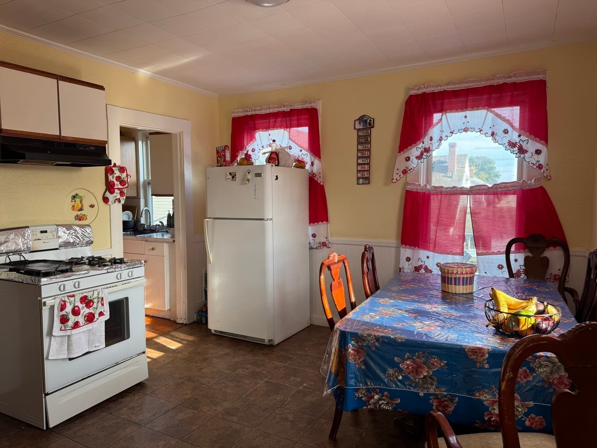 3 Family at 39 Orchard Street, Lynn MA 01905, Lynn, photo 17 of 32
