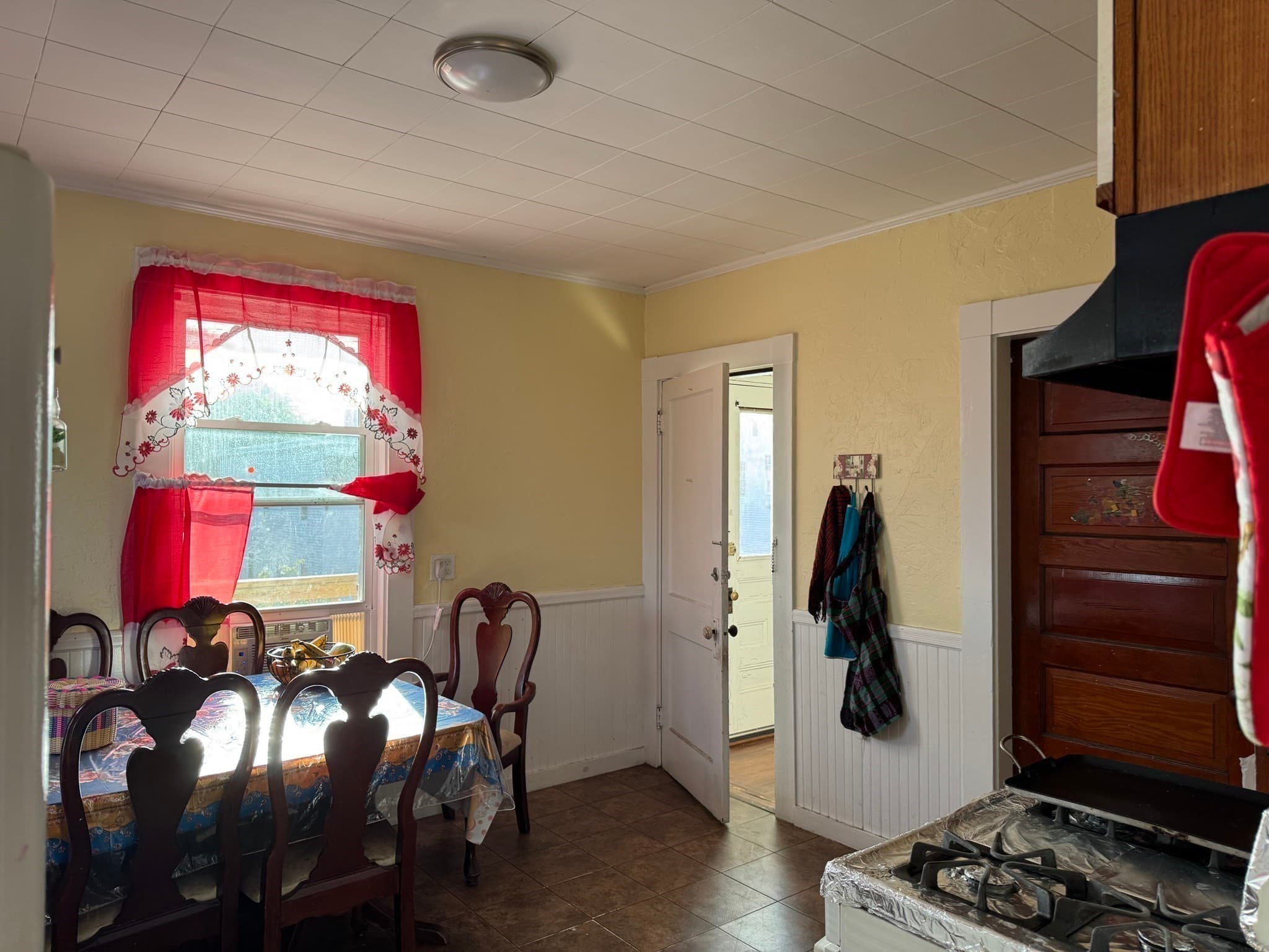 3 Family at 39 Orchard Street, Lynn MA 01905, Lynn, photo 25 of 32