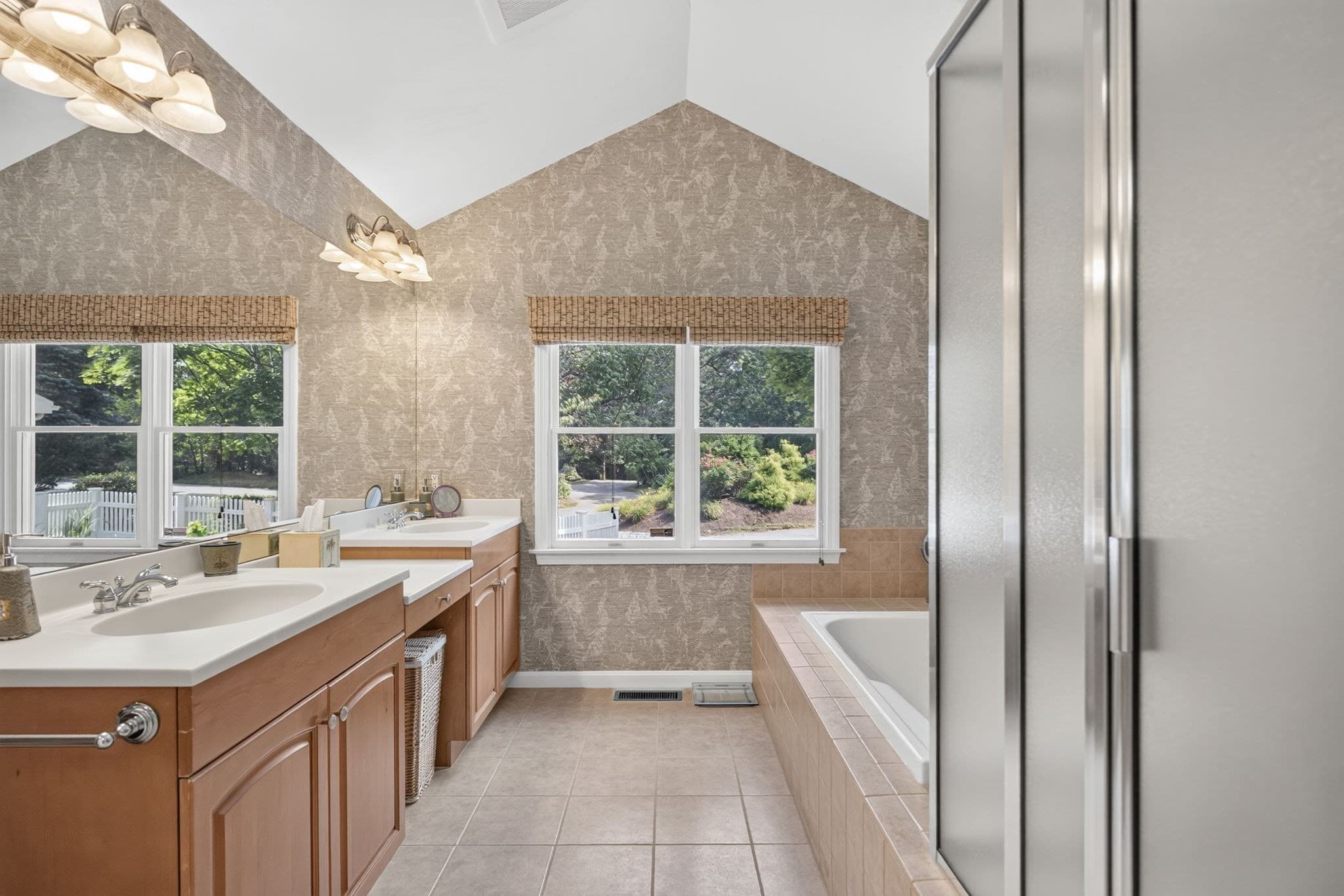 Single Family Residence at 10 Forest Edge, Plymouth MA 02360, Plymouth, photo 14 of 42