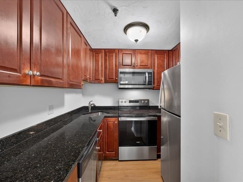 Condominium at 230 Willard # 701, Quincy MA 02169, photo 6 of 34