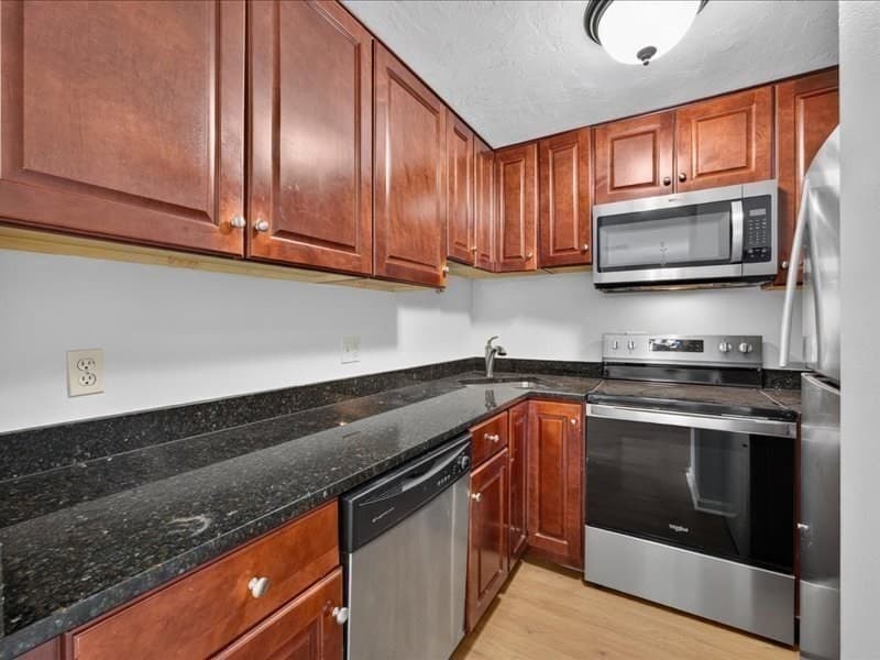 Condominium at 230 Willard # 701, Quincy MA 02169, photo 7 of 34