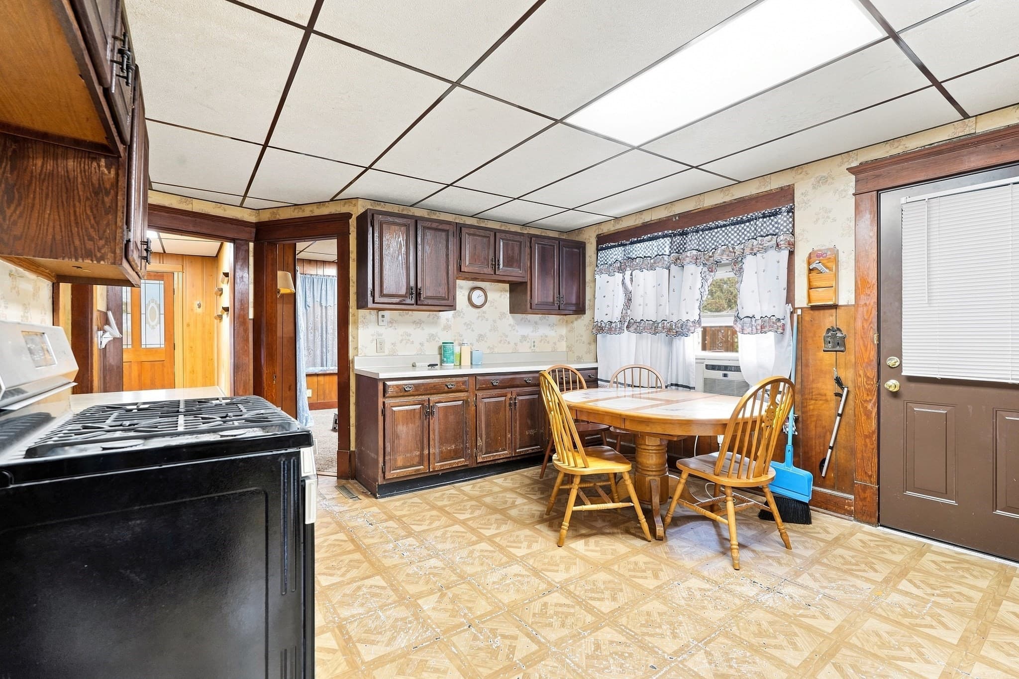 Single Family Residence at 41 Ludger Ave, Chicopee MA 01020, Chicopee, photo 12 of 29