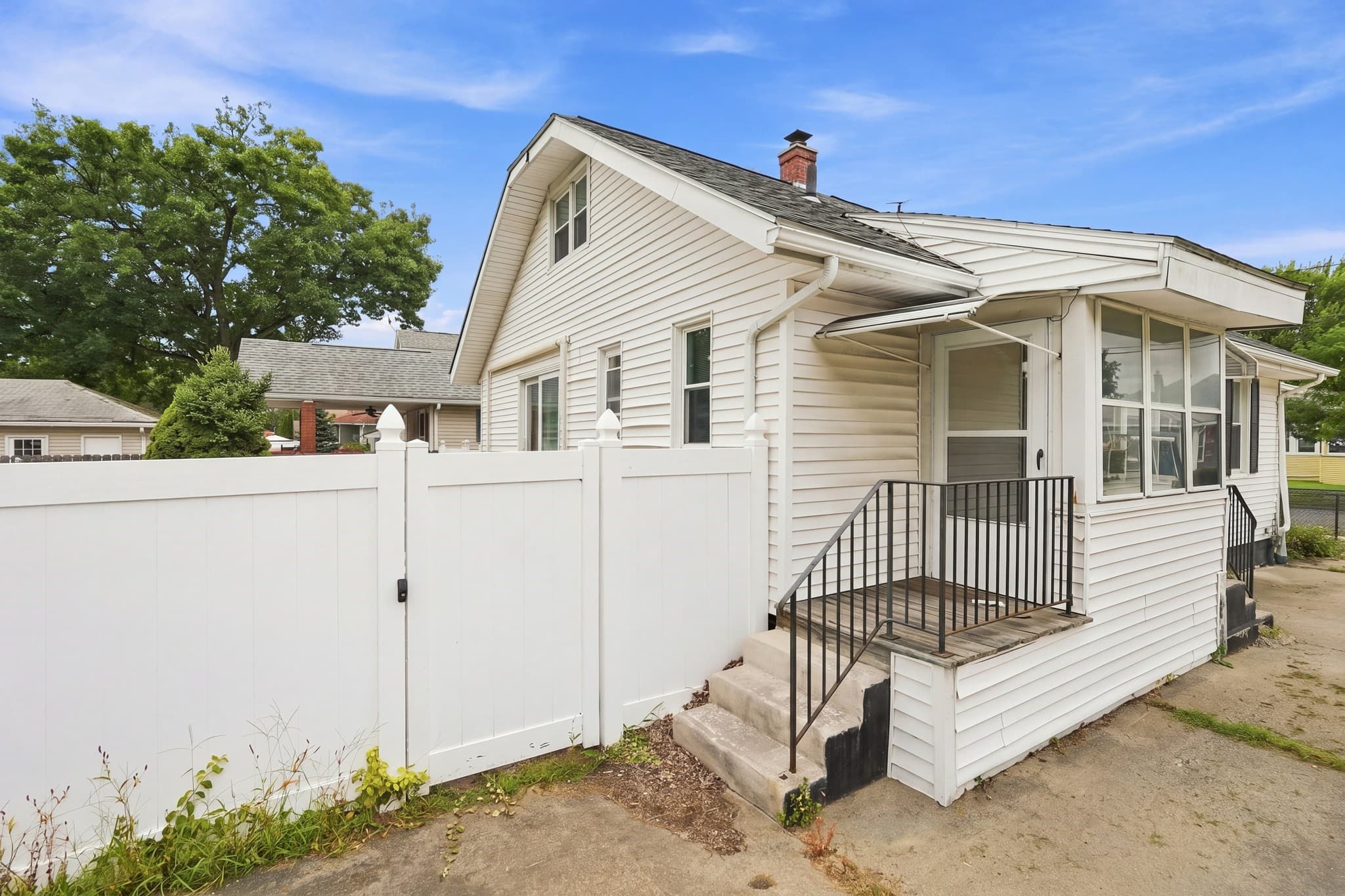 Single Family Residence at 41 Ludger Ave, Chicopee MA 01020, Chicopee, photo 4 of 29