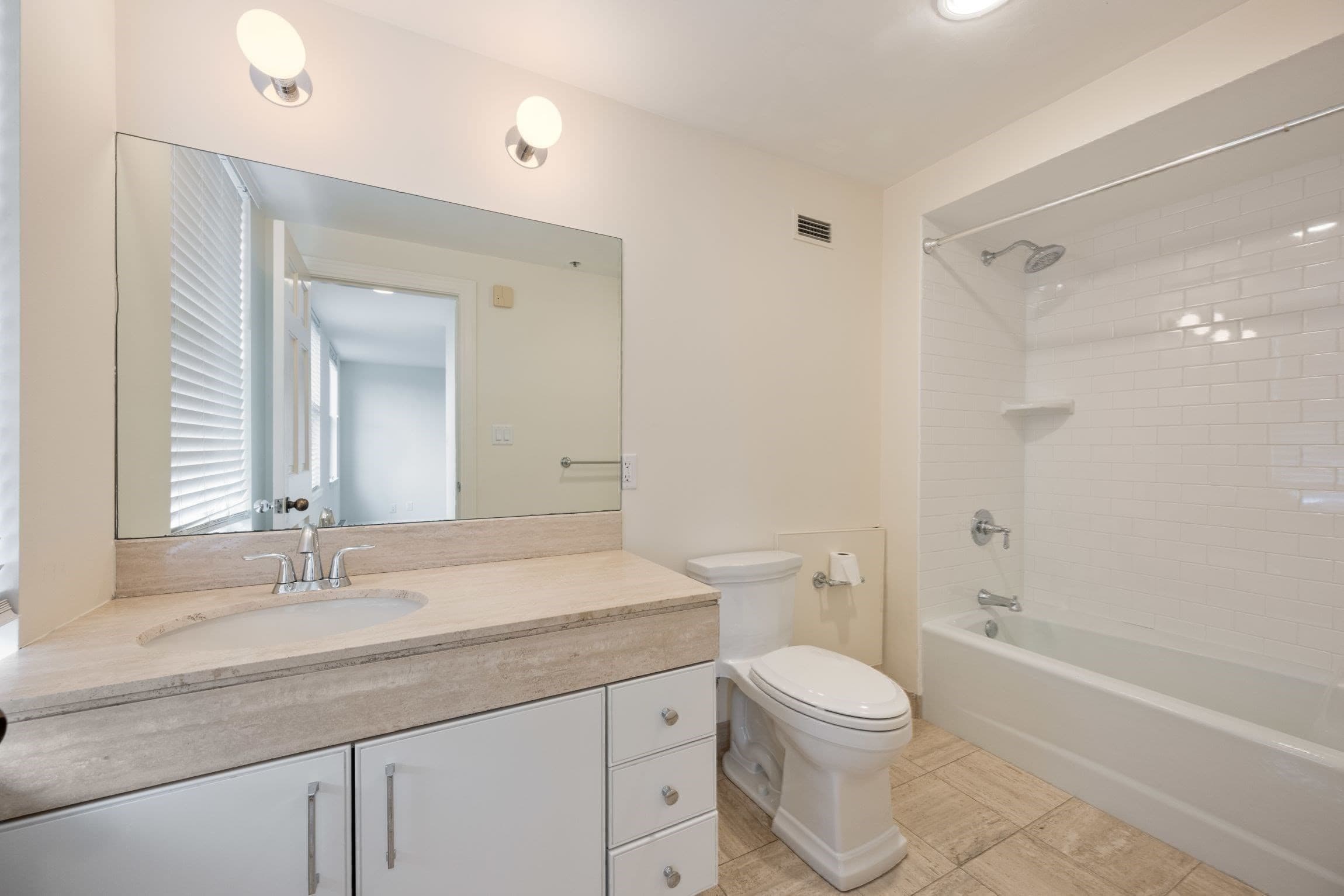 Condominium at 2 Commonwealth # 8G, Boston MA 02116, photo 37 of 42