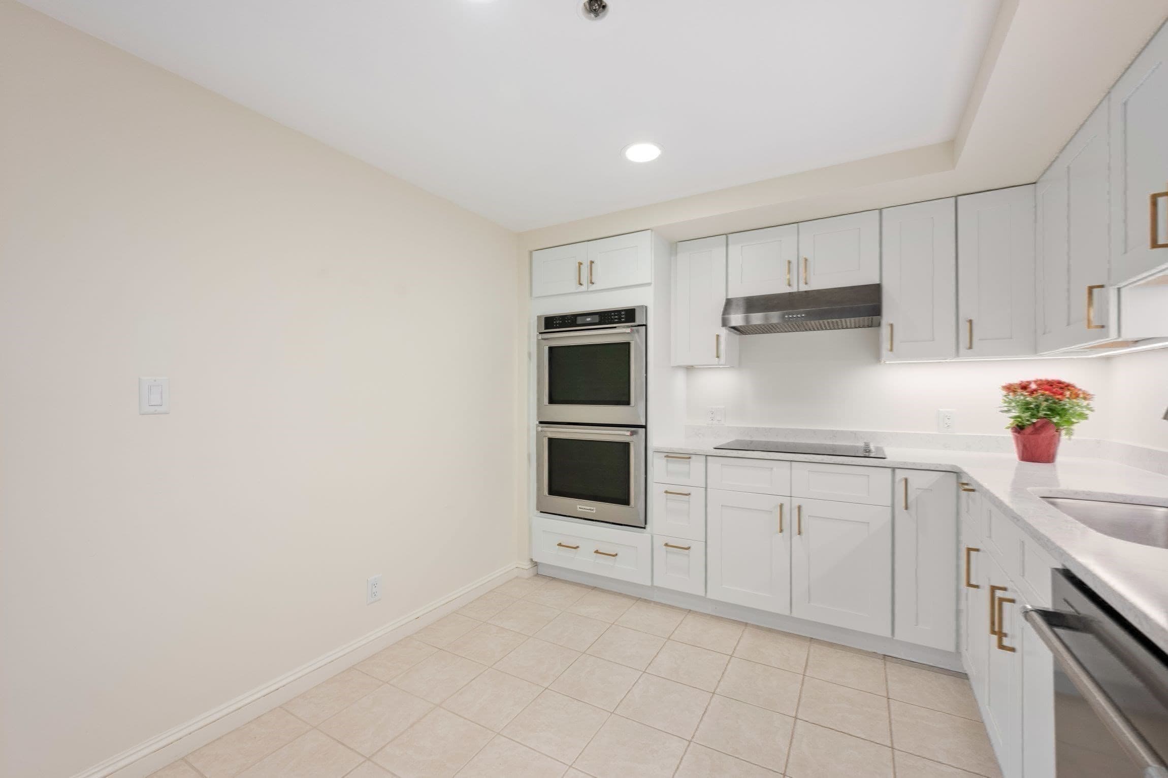 Condominium at 2 Commonwealth # 8G, Boston MA 02116, photo 25 of 42