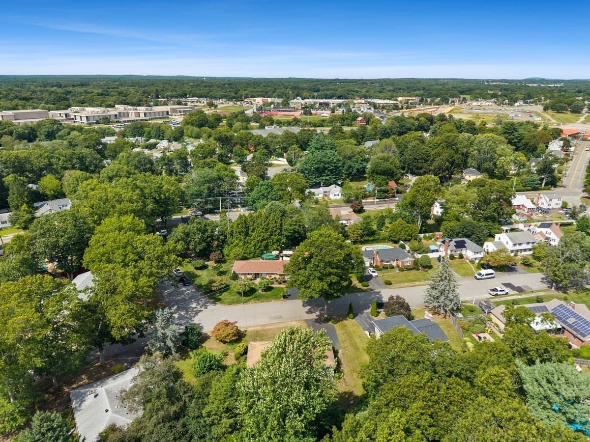 Single Family Residence at 58 Harlan Cir, Brockton MA 02301, Brockton, photo 6 of 36