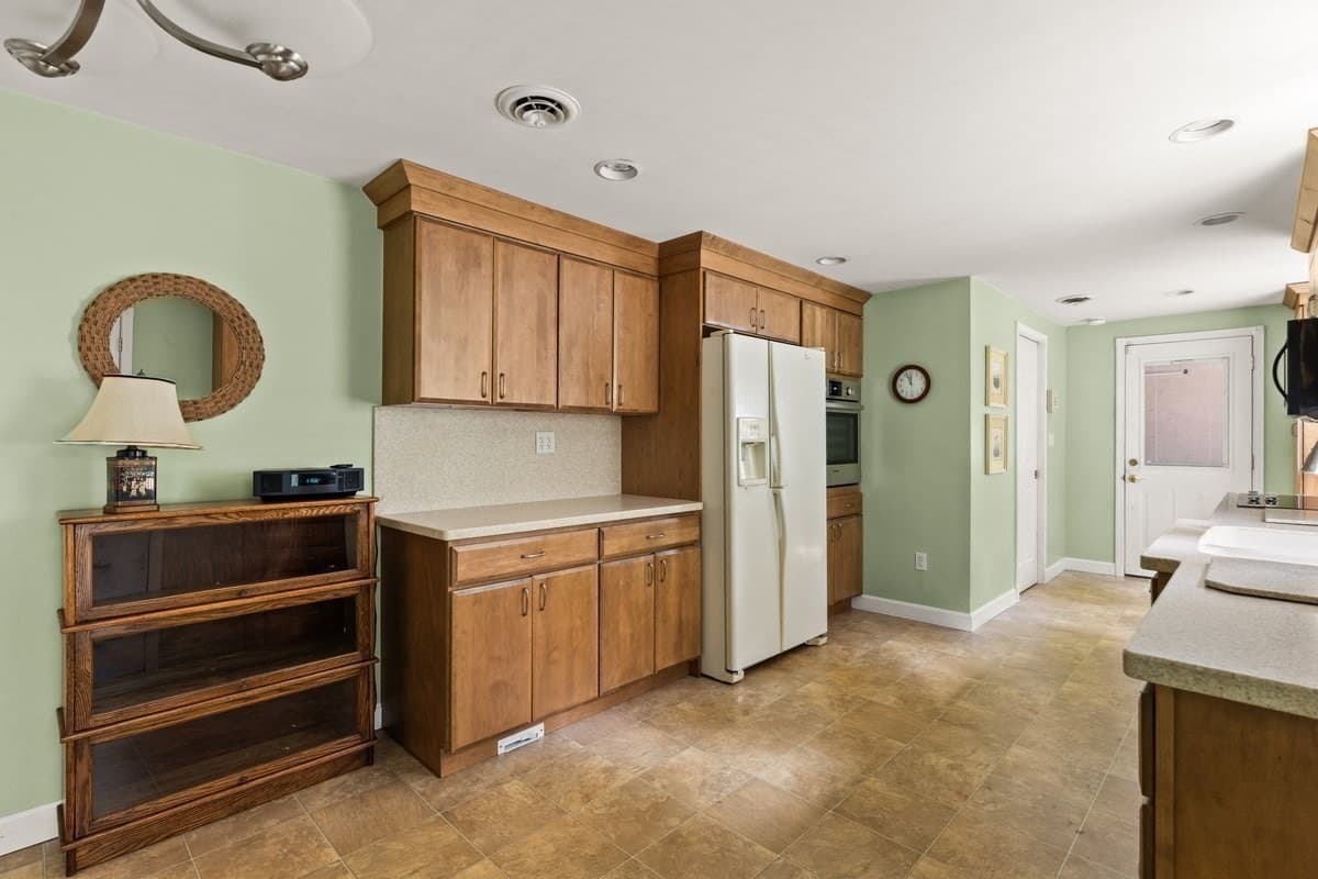 Single Family Residence at 58 Harlan Cir, Brockton MA 02301, Brockton, photo 16 of 36