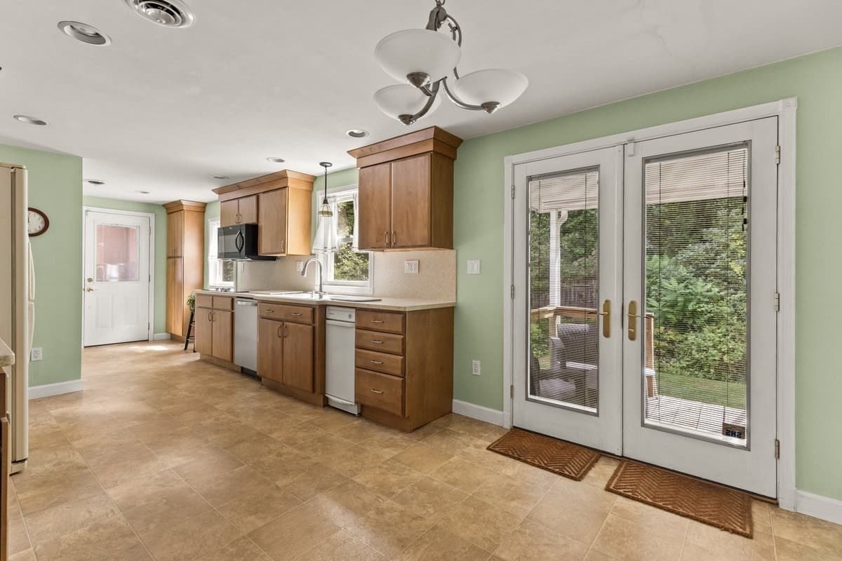 Single Family Residence at 58 Harlan Cir, Brockton MA 02301, Brockton, photo 14 of 36