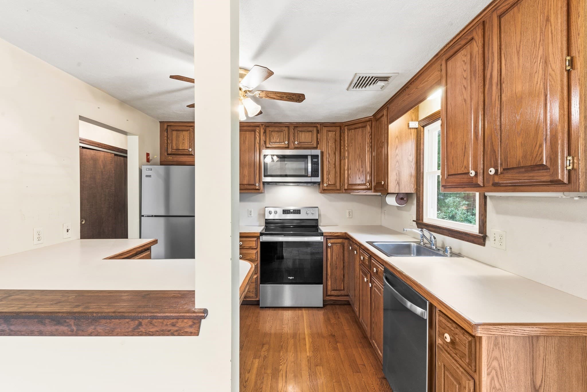 Single Family Residence at 3 Jason Cir, North Attleboro MA 02760, North Attleboro, photo 23 of 42