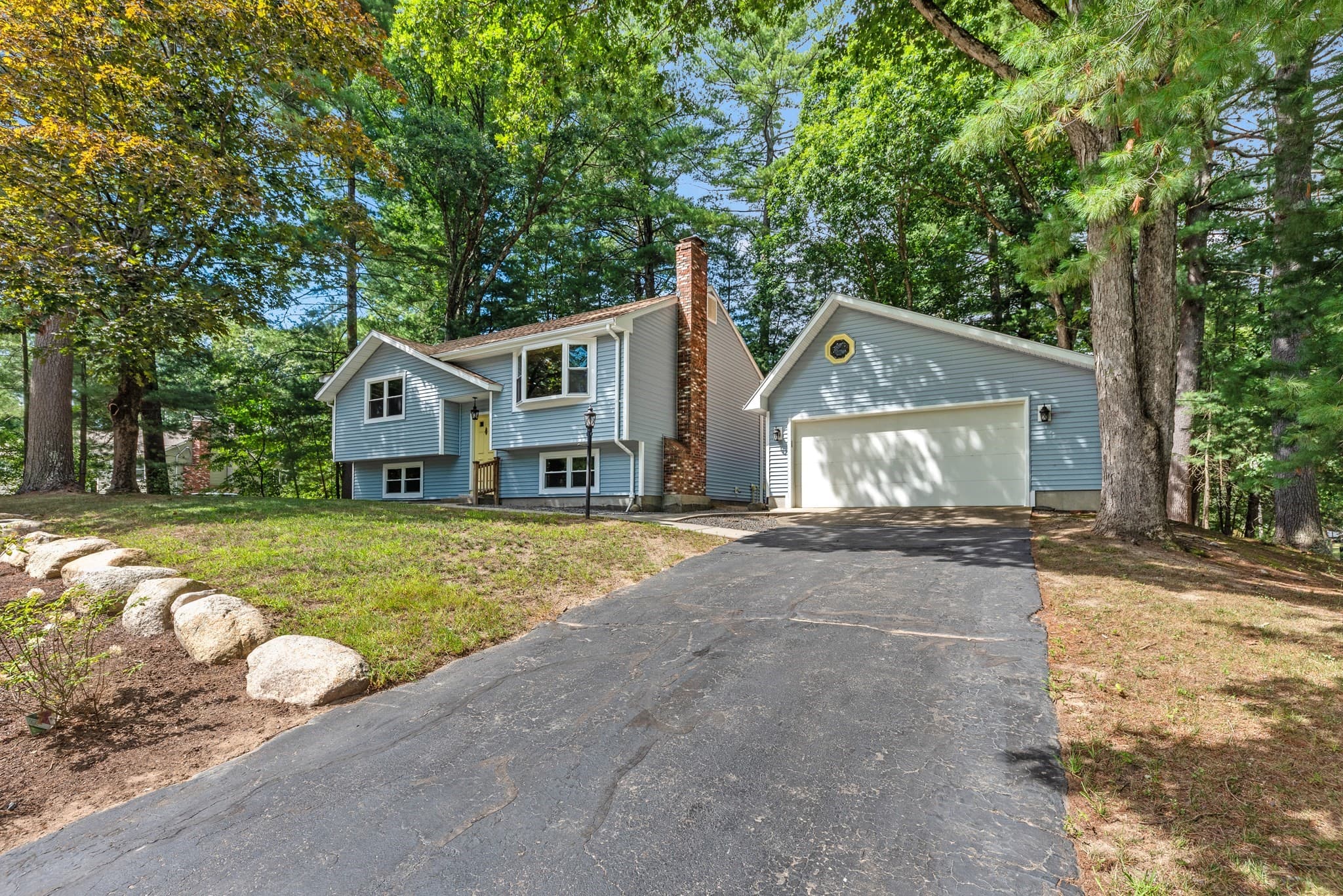 Single Family Residence at 3 Jason Cir, North Attleboro MA 02760, North Attleboro, photo 2 of 42