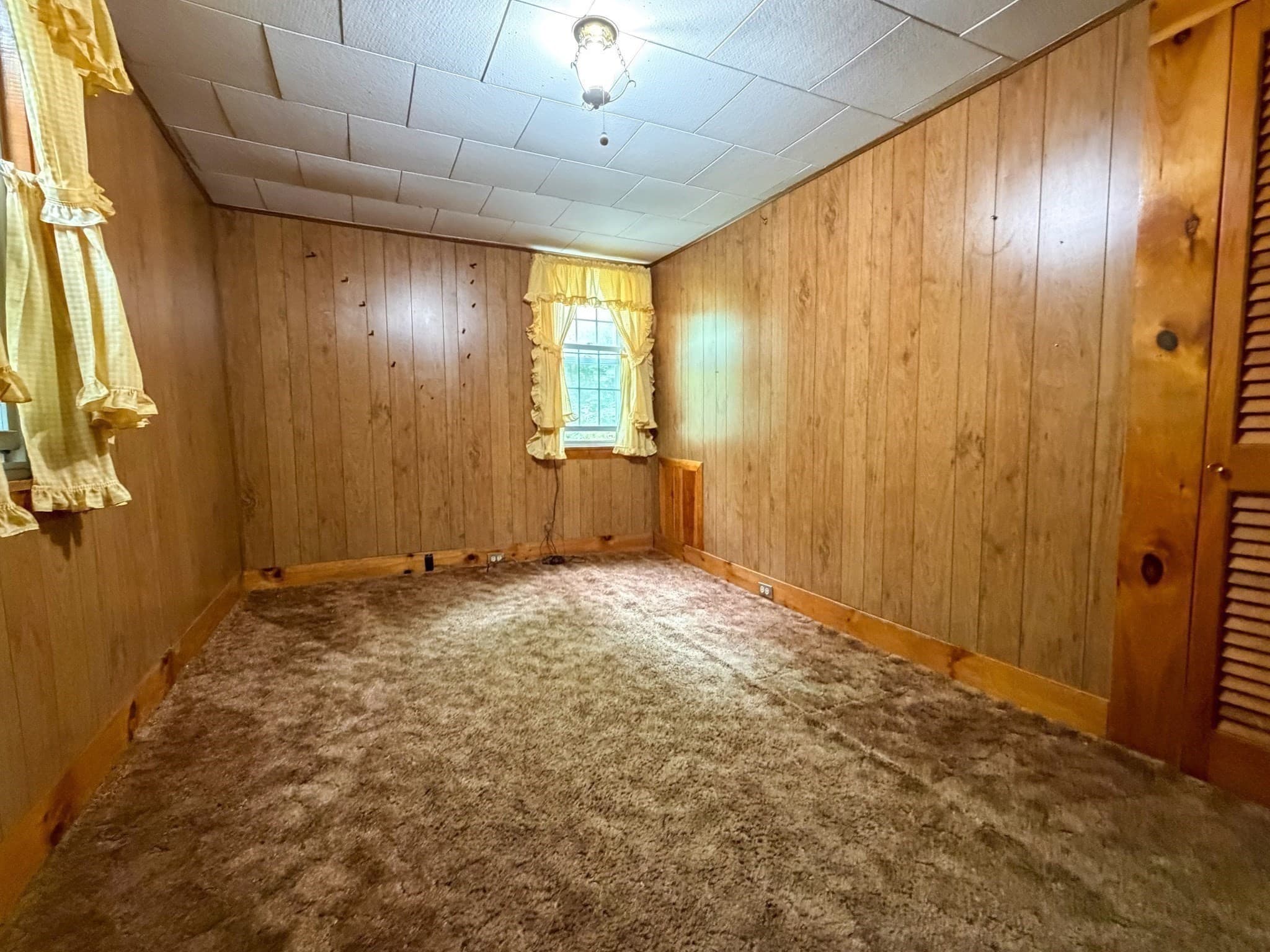 Single Family Residence at 1386 Pleasant St, Athol MA 01331, Athol, photo 6 of 33