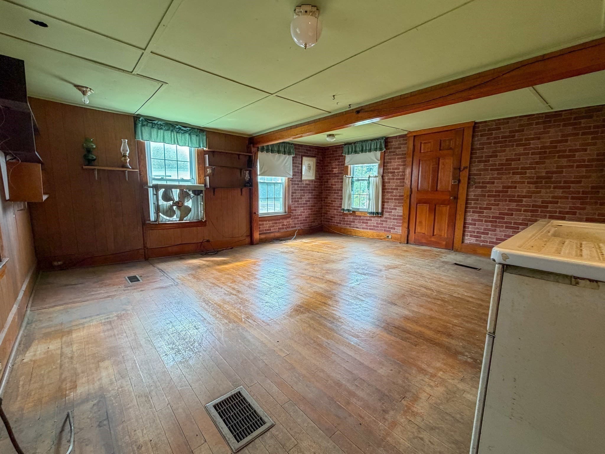Single Family Residence at 1386 Pleasant St, Athol MA 01331, Athol, photo 19 of 33