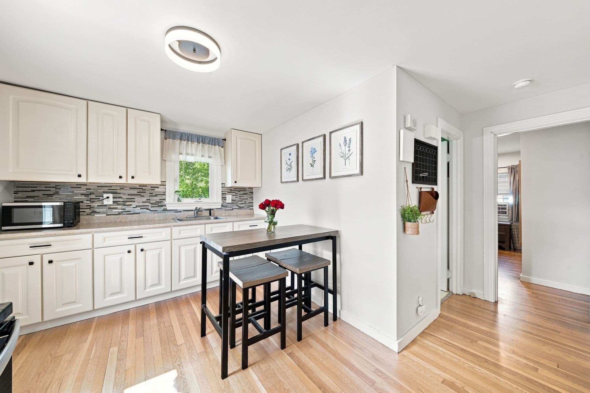 Single Family Residence at 46 Lupine Rd, Lowell MA 01850, Lowell, photo 10 of 33