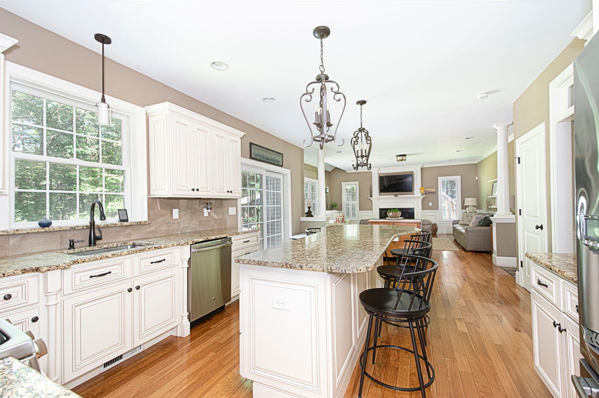 Single Family Residence at 32 Sewall St, Shrewsbury MA 01545, Shrewsbury, photo 6 of 37