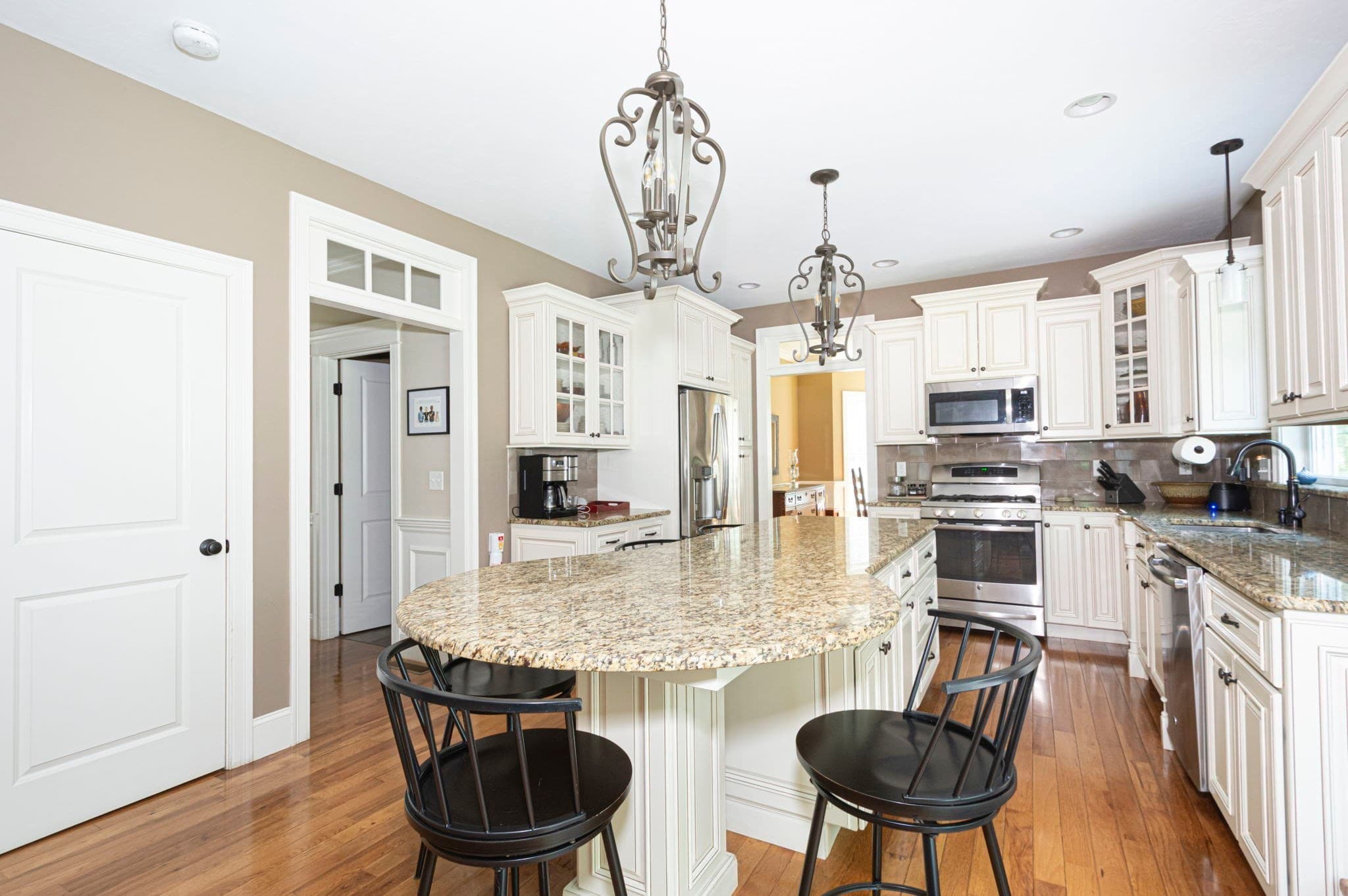 Single Family Residence at 32 Sewall St, Shrewsbury MA 01545, Shrewsbury, photo 8 of 37