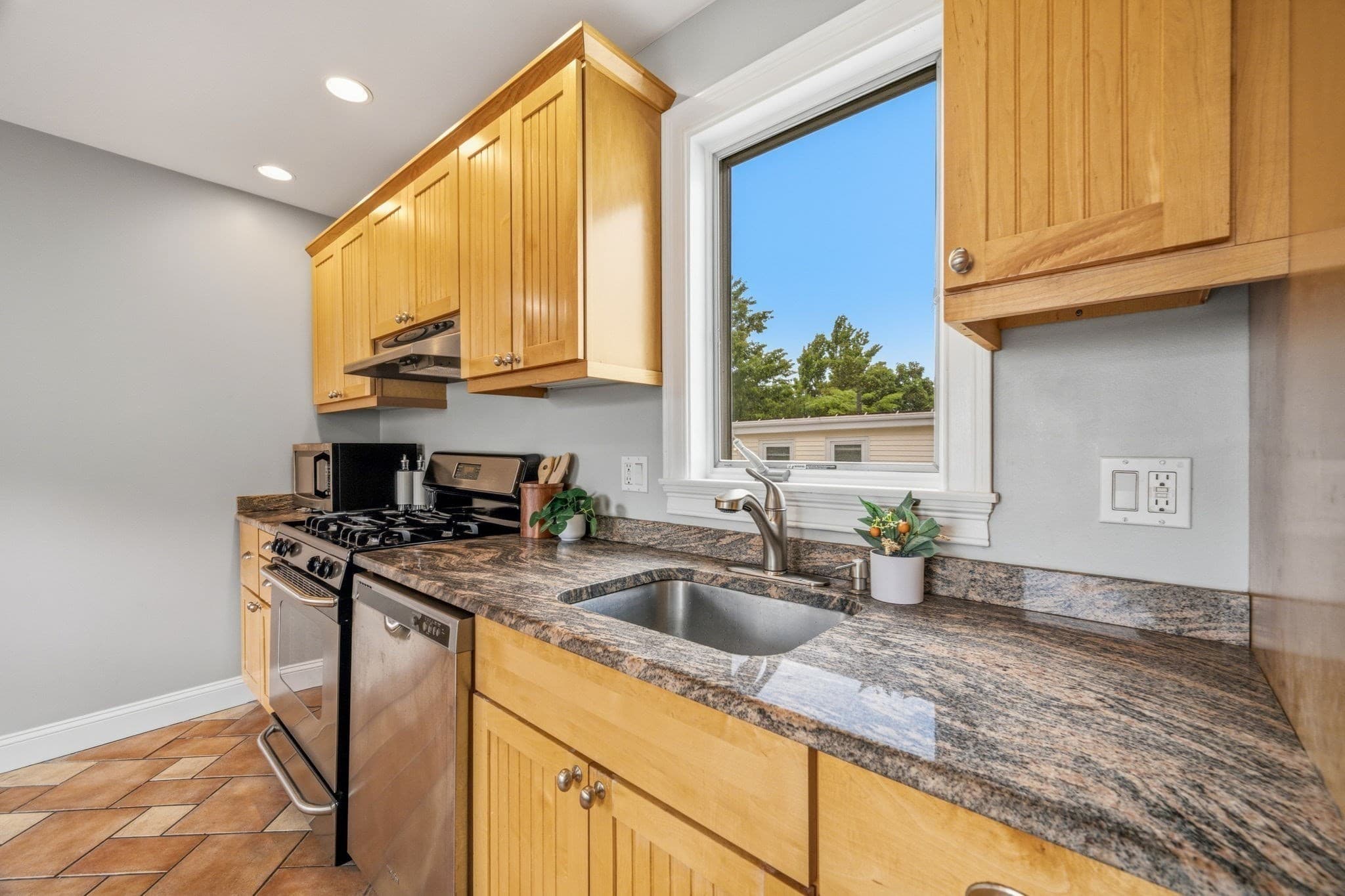 Condominium at 11 Parker St # 2, Boston MA 02129, Boston, photo 12 of 31