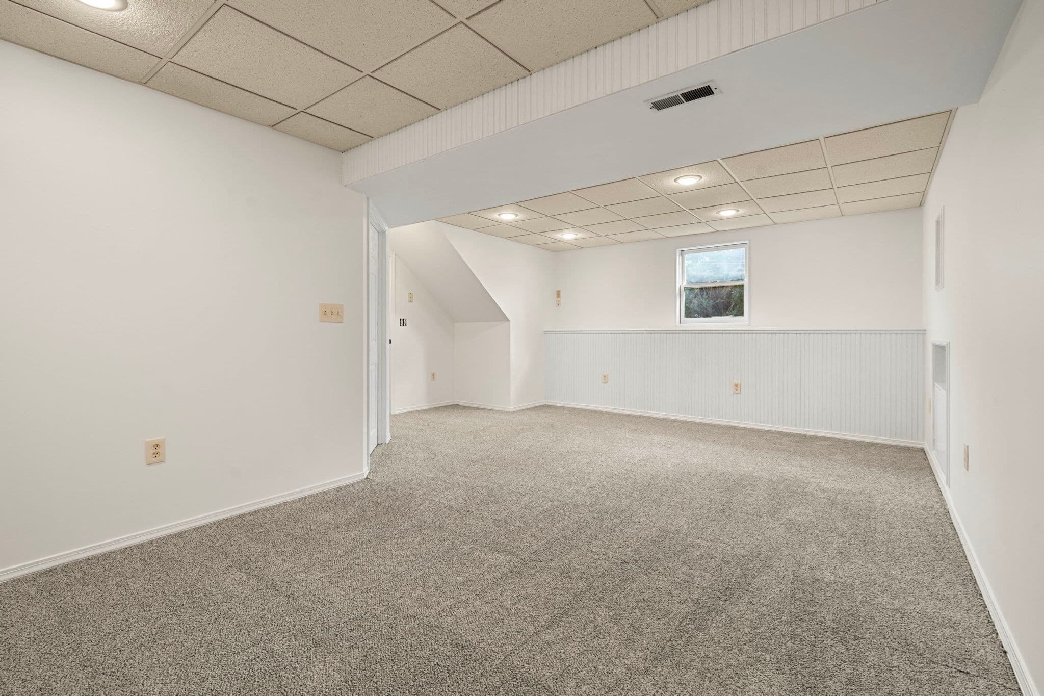 Single Family Residence at 58 Cinnamon Circle, Tewksbury MA 01876, photo 17 of 25