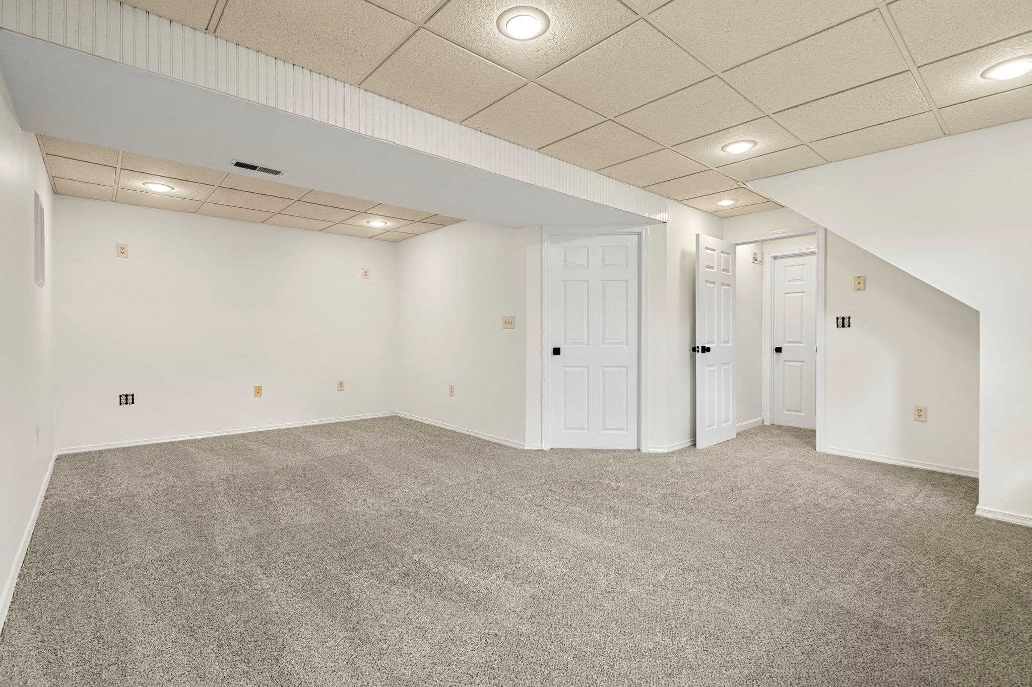 Single Family Residence at 58 Cinnamon Circle, Tewksbury MA 01876, photo 16 of 25