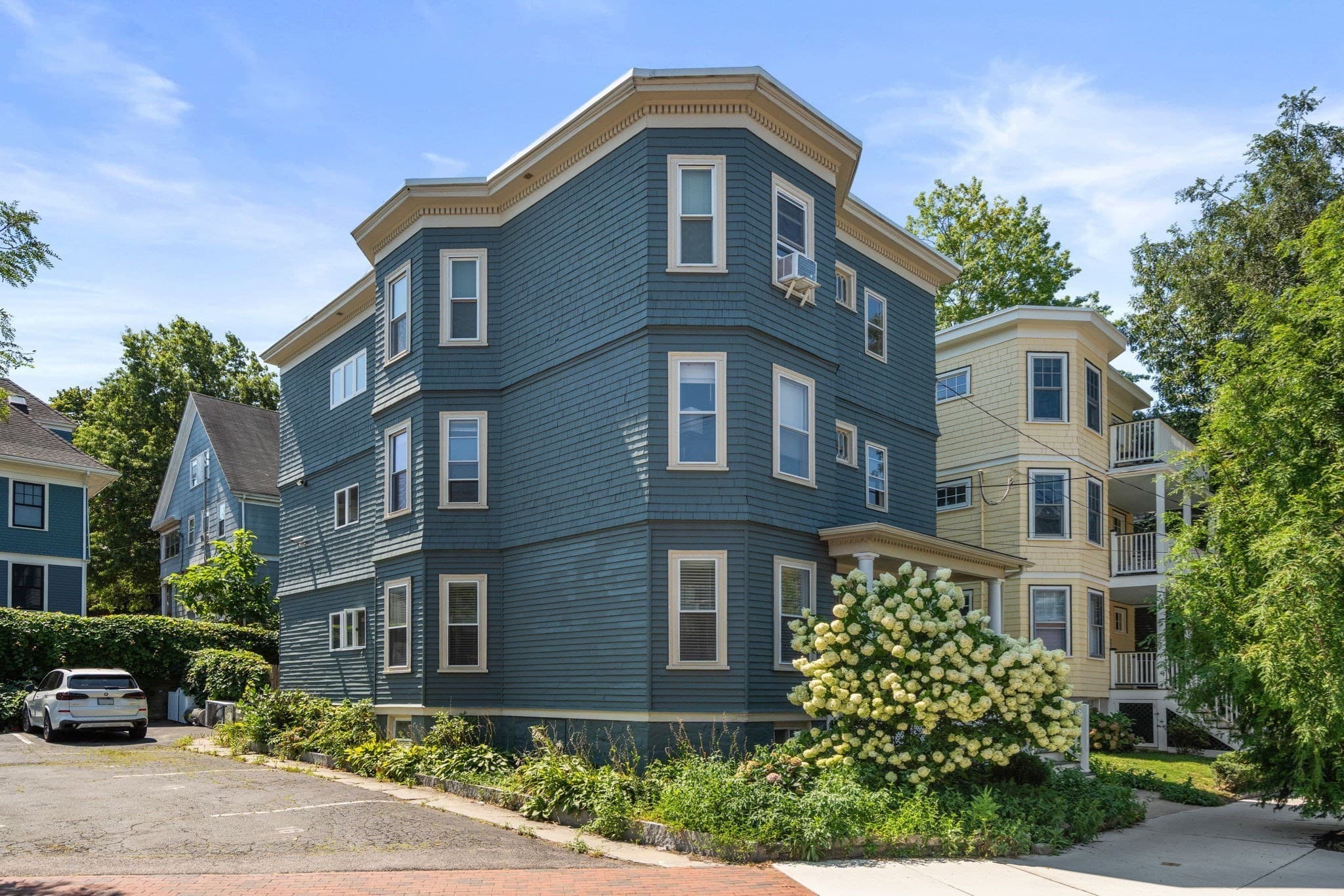 3 Family at 2 Cambridge Ter, Cambridge MA 02140, Cambridge, photo 2 of 27