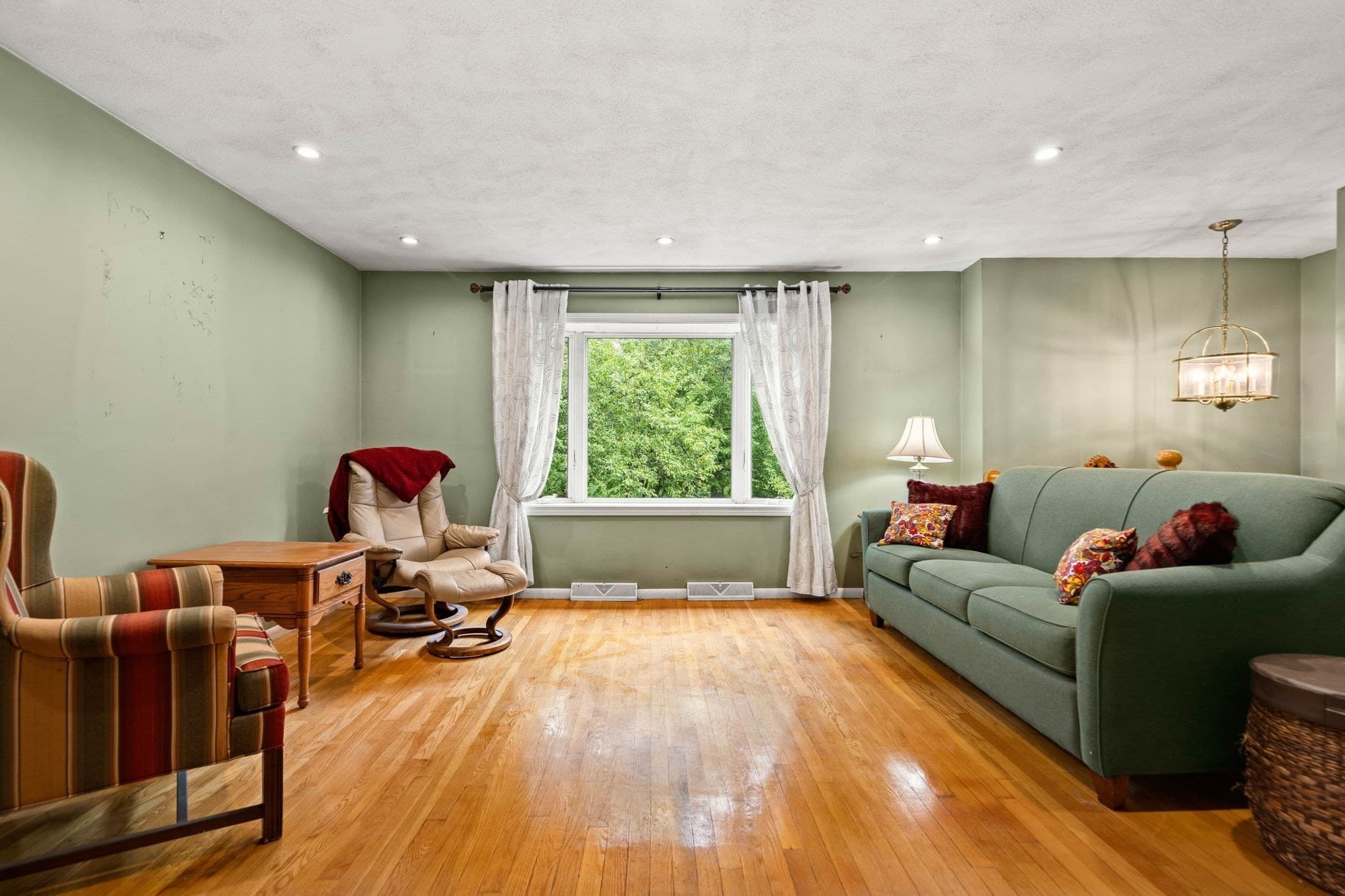 Single Family Residence at 240 Central St, North Reading MA 01864, North Reading, photo 4 of 40