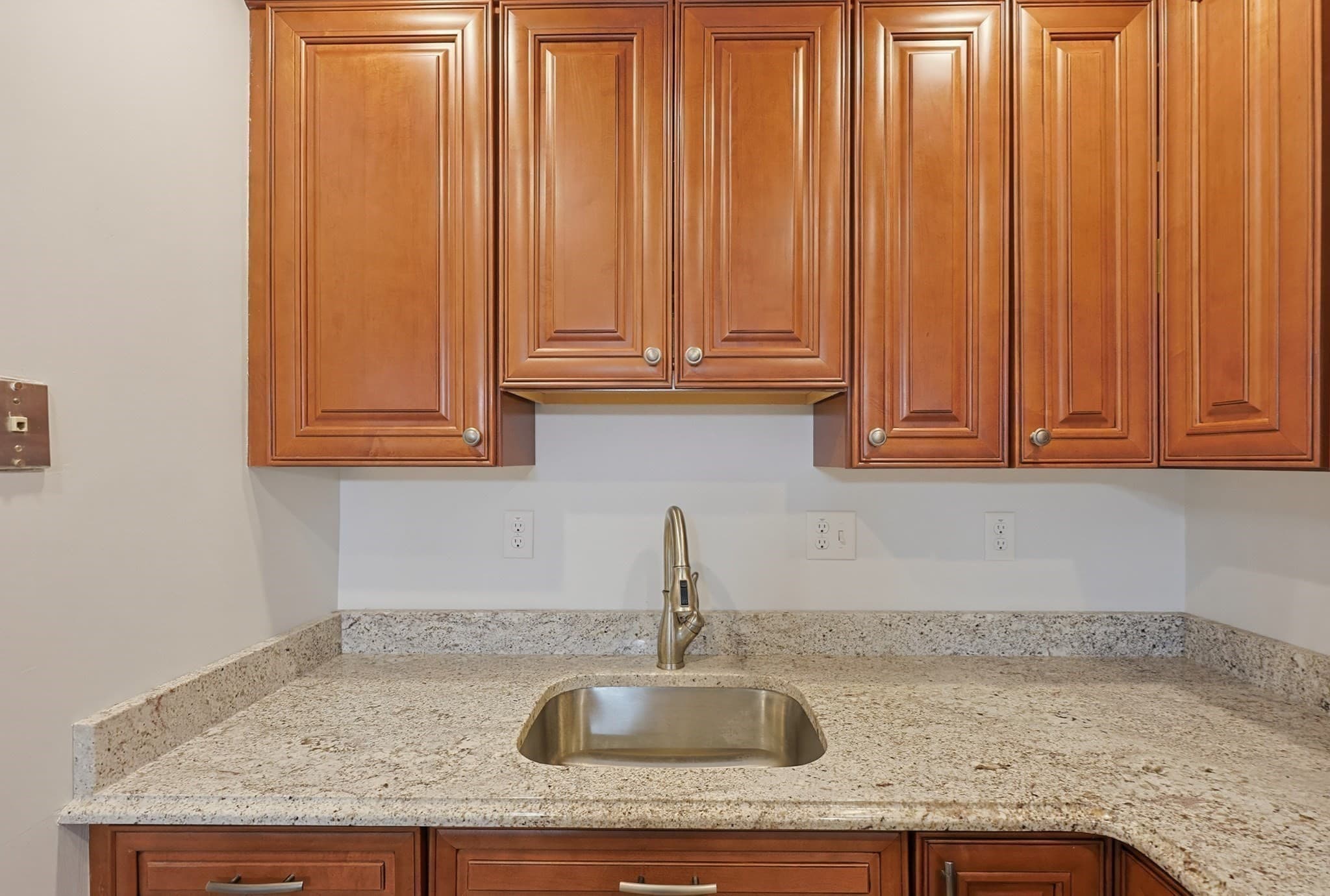 Condominium at 1185 Adams St # 17, Boston MA 02124, Boston, photo 7 of 25