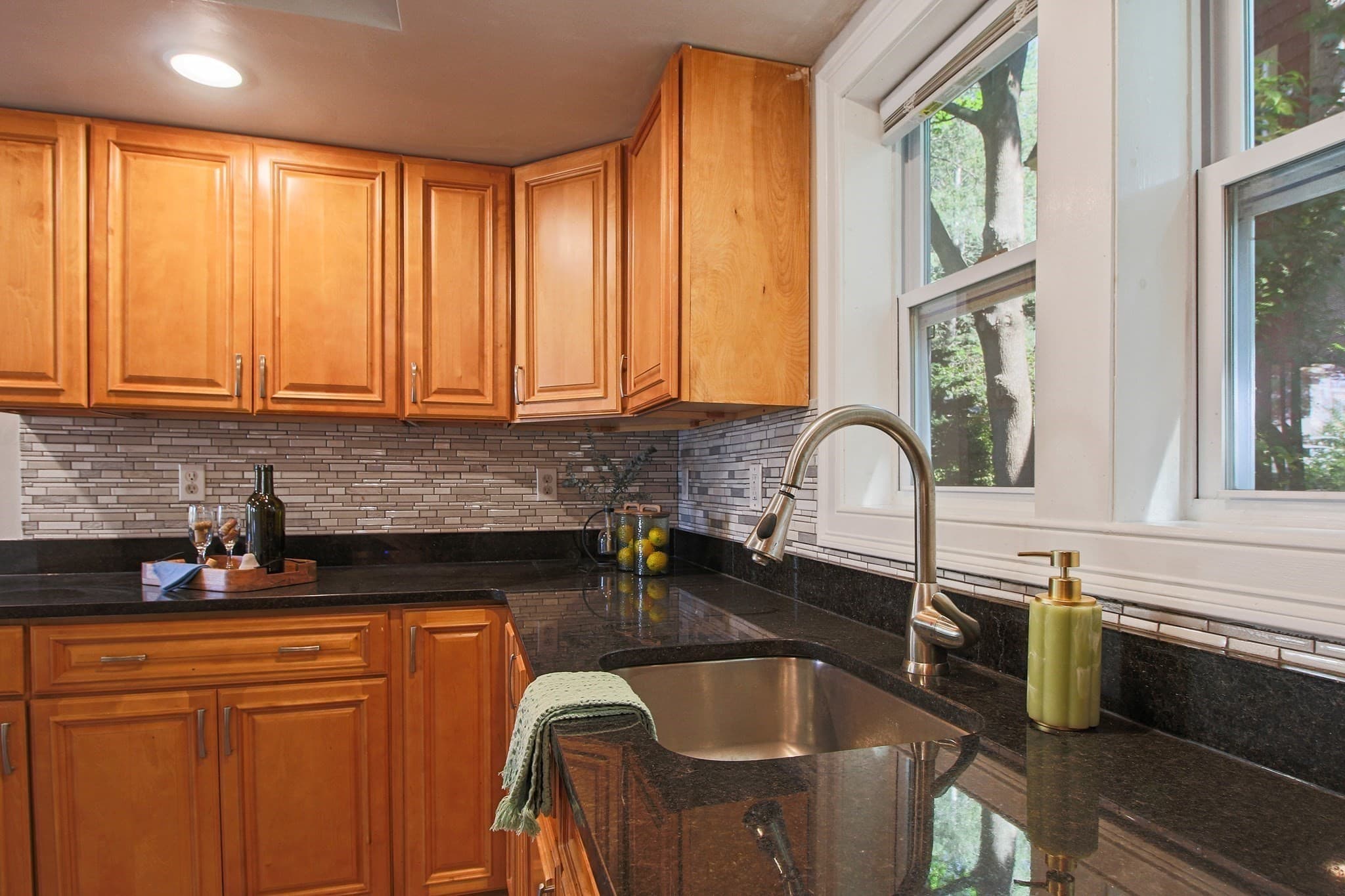 Single Family Residence at 4 Longfellow Road, Worcester MA 01602, Worcester, photo 17 of 42