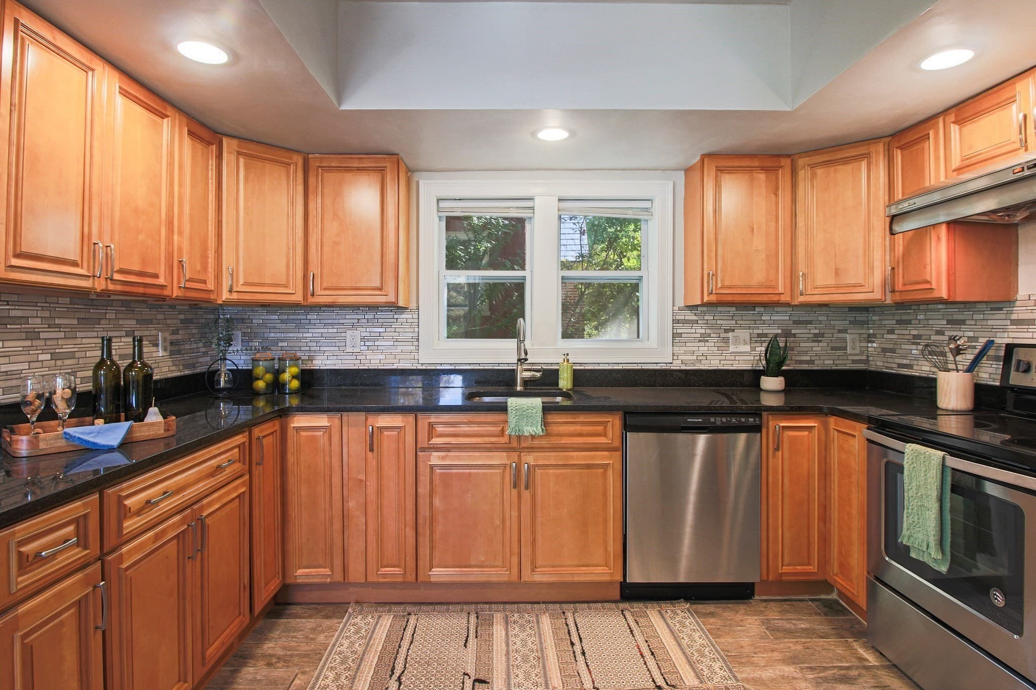 Single Family Residence at 4 Longfellow Road, Worcester MA 01602, Worcester, photo 15 of 42