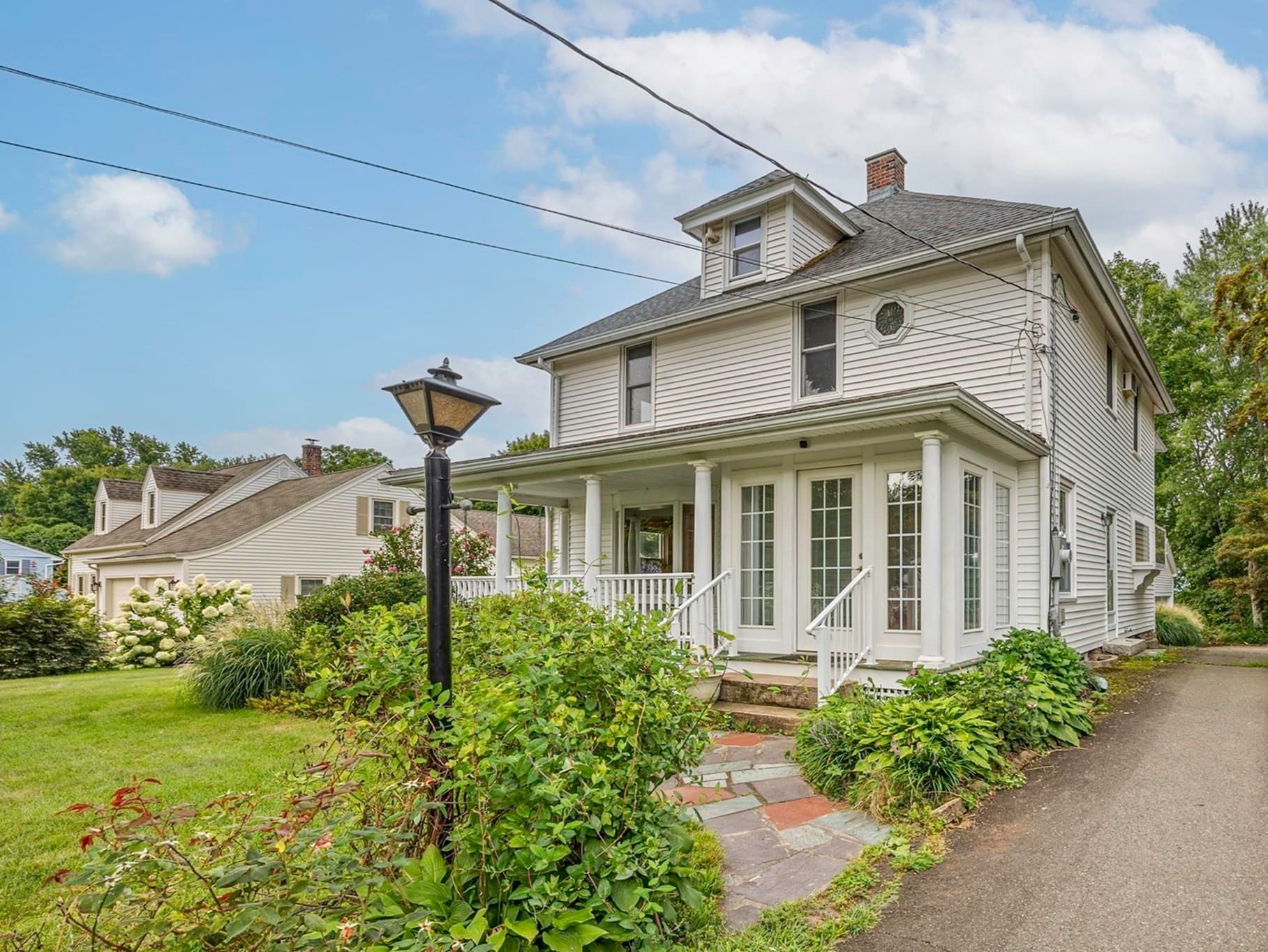 69 East St, South Hadley MA 01075