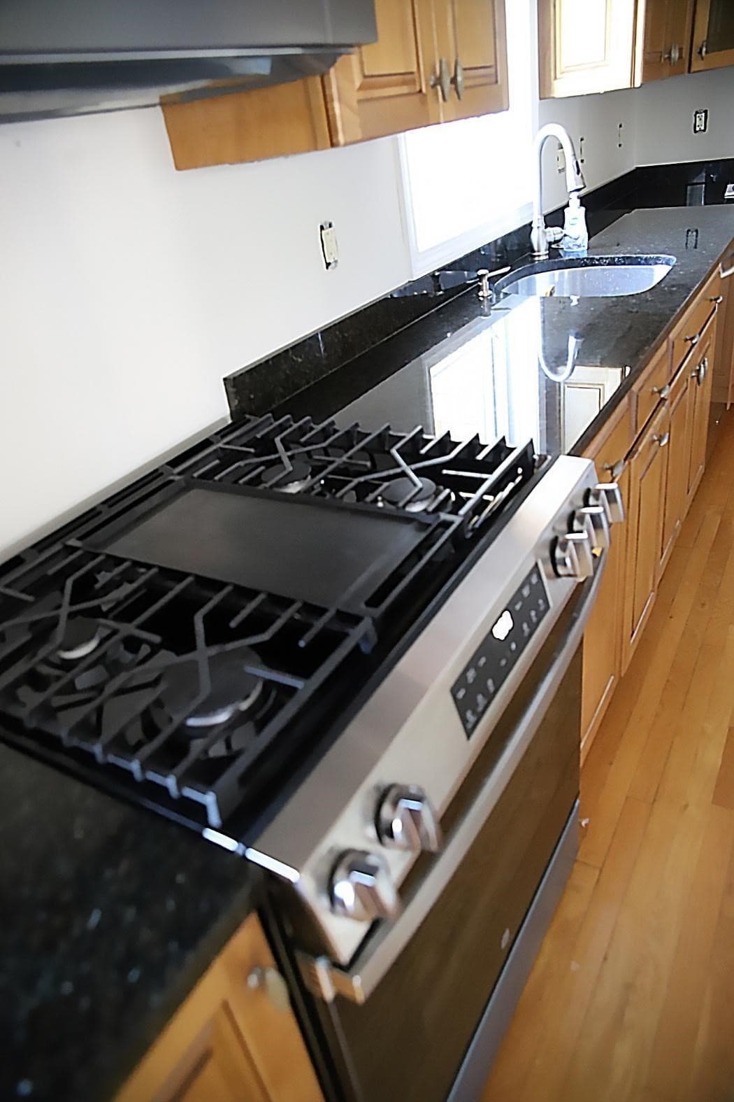Single Family Residence at 6 Edgewood Ln, Mattapoisett MA 02739, Mattapoisett, photo 12 of 15
