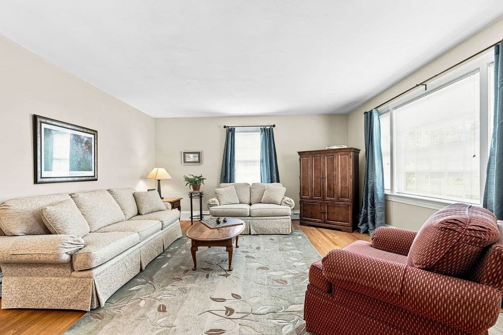 Single Family Residence at 5 Brewster St, New Bedford MA 02745, New Bedford, photo 5 of 32