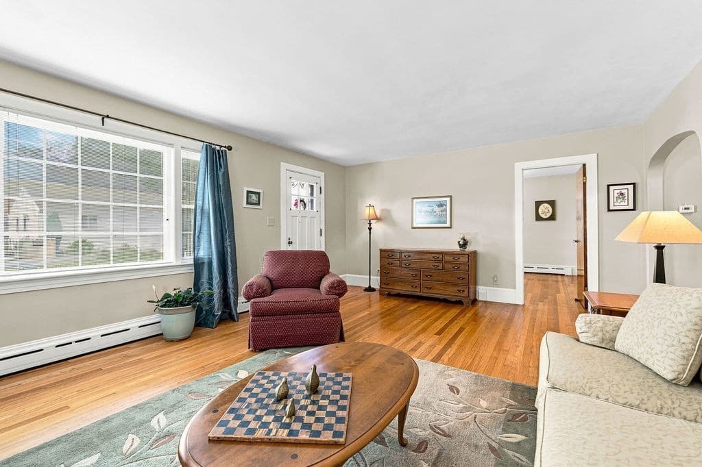 Single Family Residence at 5 Brewster St, New Bedford MA 02745, New Bedford, photo 4 of 32