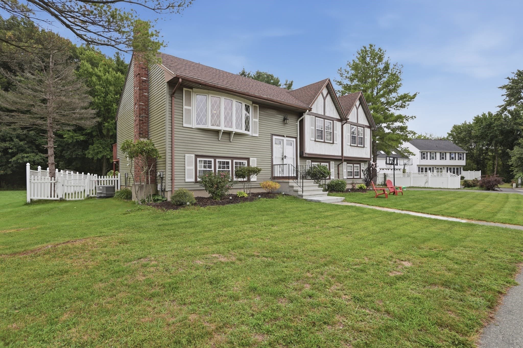 Single Family Residence at 116 Kensington St, Braintree MA 02184, Braintree, photo 2 of 40