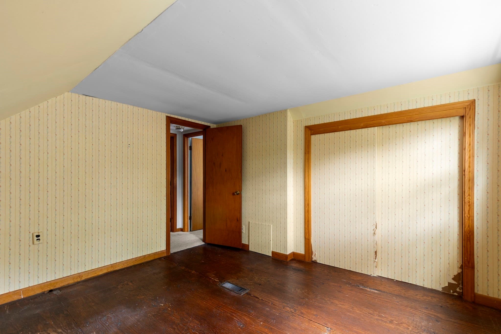 Single Family Residence at 24 Fresh Pond Cir, Plymouth MA 02360, Plymouth, photo 28 of 37