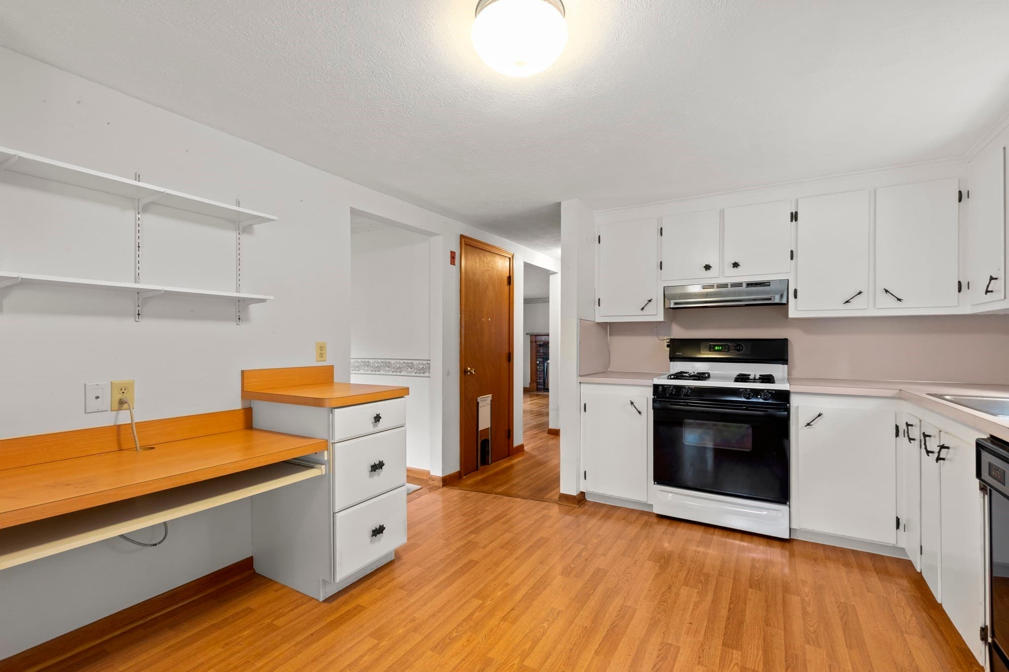 Single Family Residence at 24 Fresh Pond Cir, Plymouth MA 02360, Plymouth, photo 15 of 37