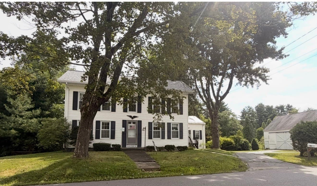 1386 Pleasant St, Athol MA 01331