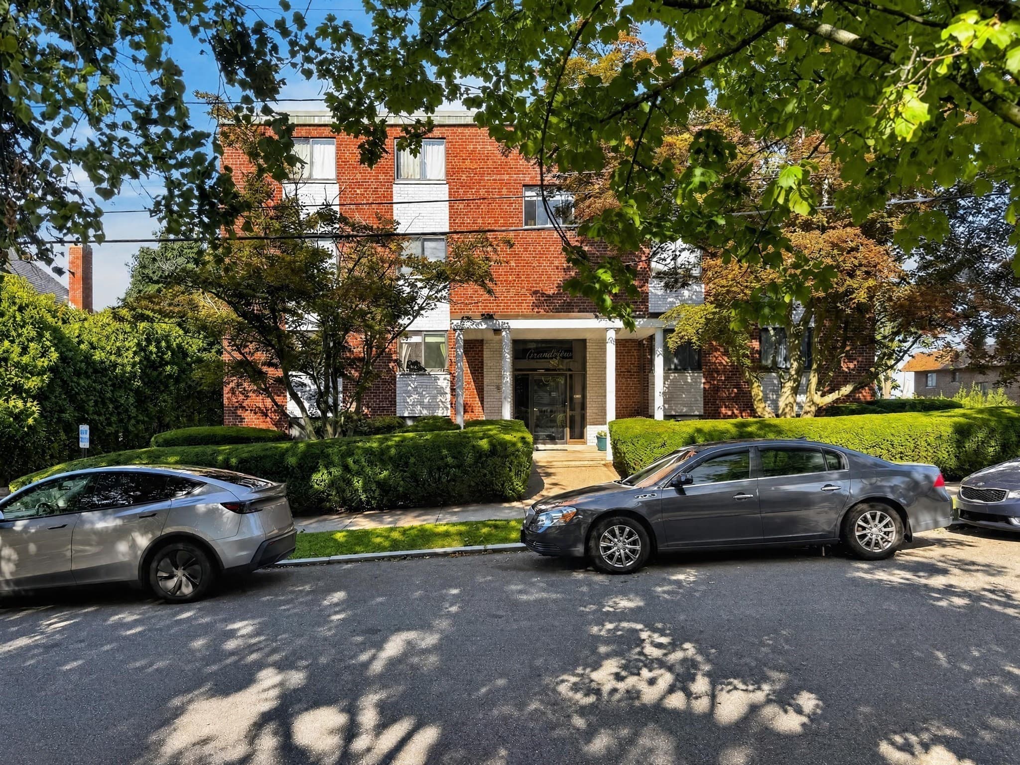 Condominium at 100 Grand View Ave # 7B, Quincy MA 02170, Quincy, photo 2 of 30