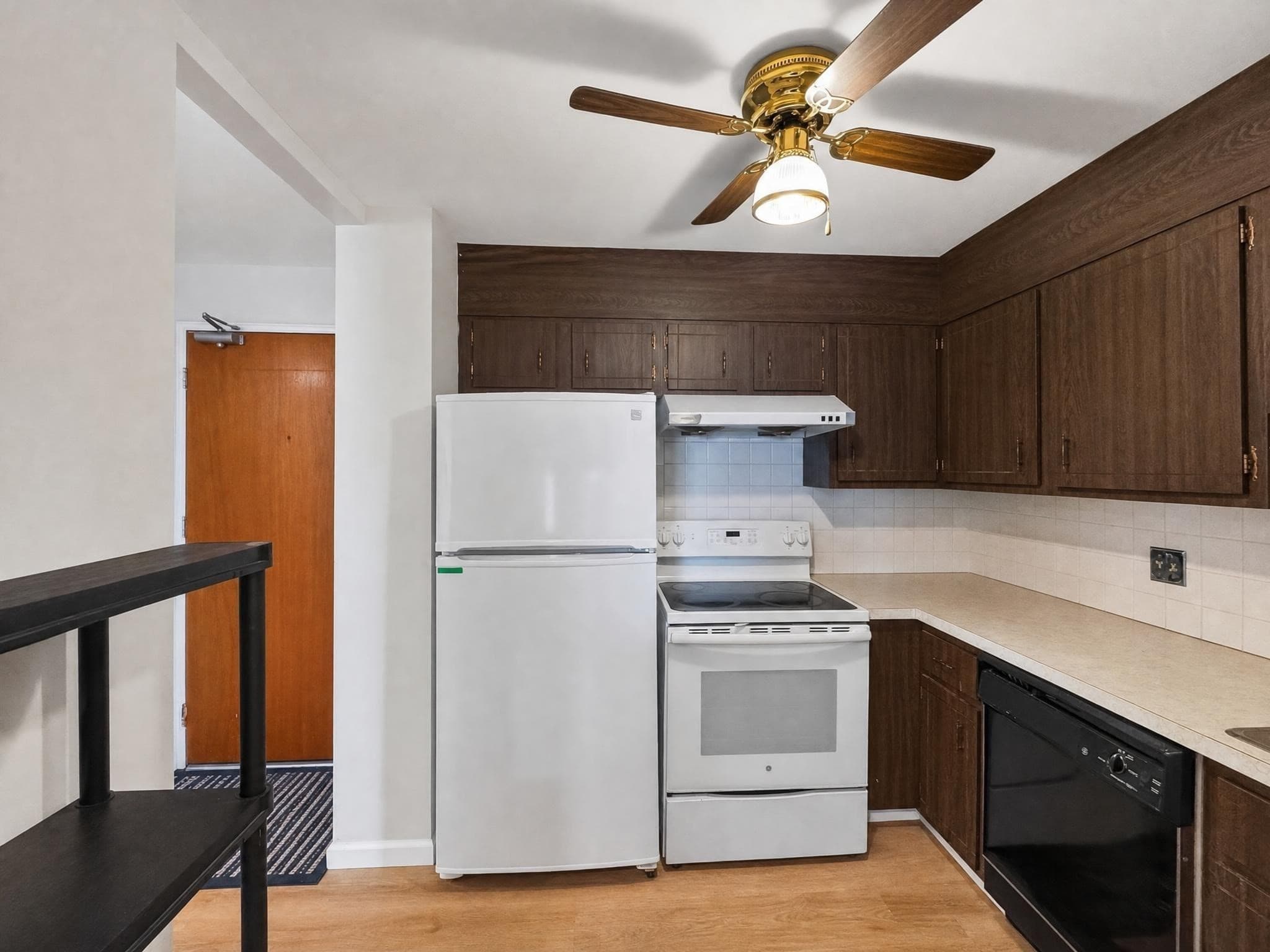 Condominium at 100 Grand View Ave # 7B, Quincy MA 02170, Quincy, photo 15 of 30