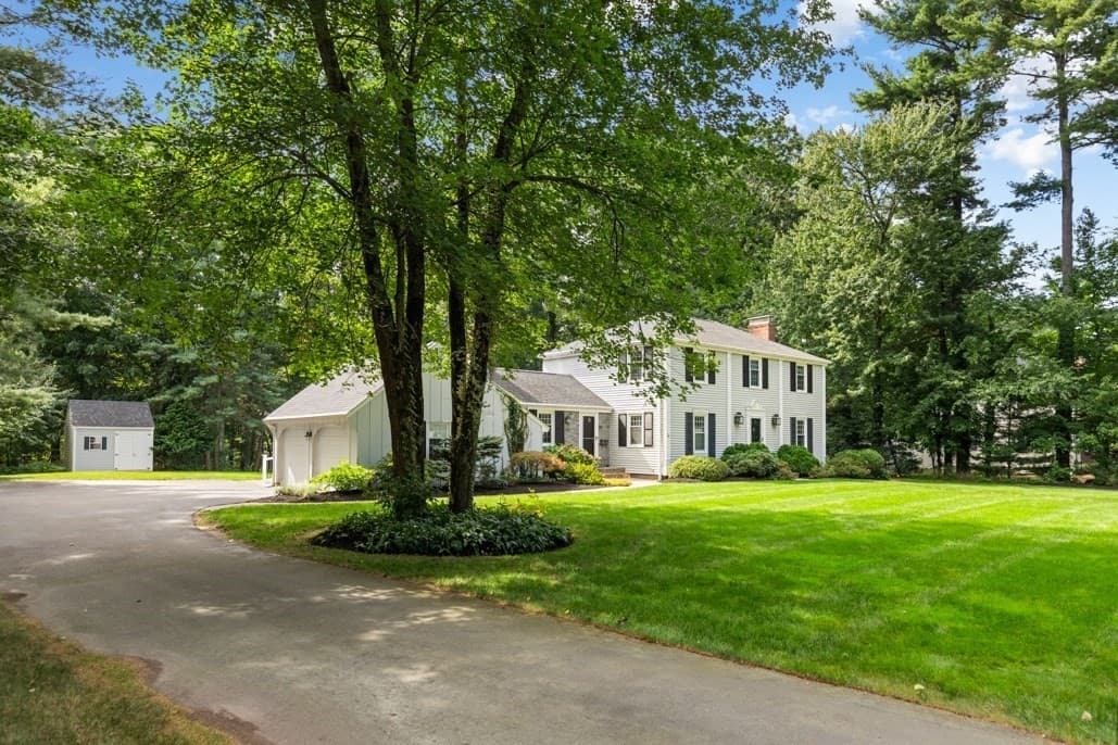 Single Family Residence at 24 Edgemere Rd, Lynnfield MA 01940, Lynnfield, photo 3 of 42