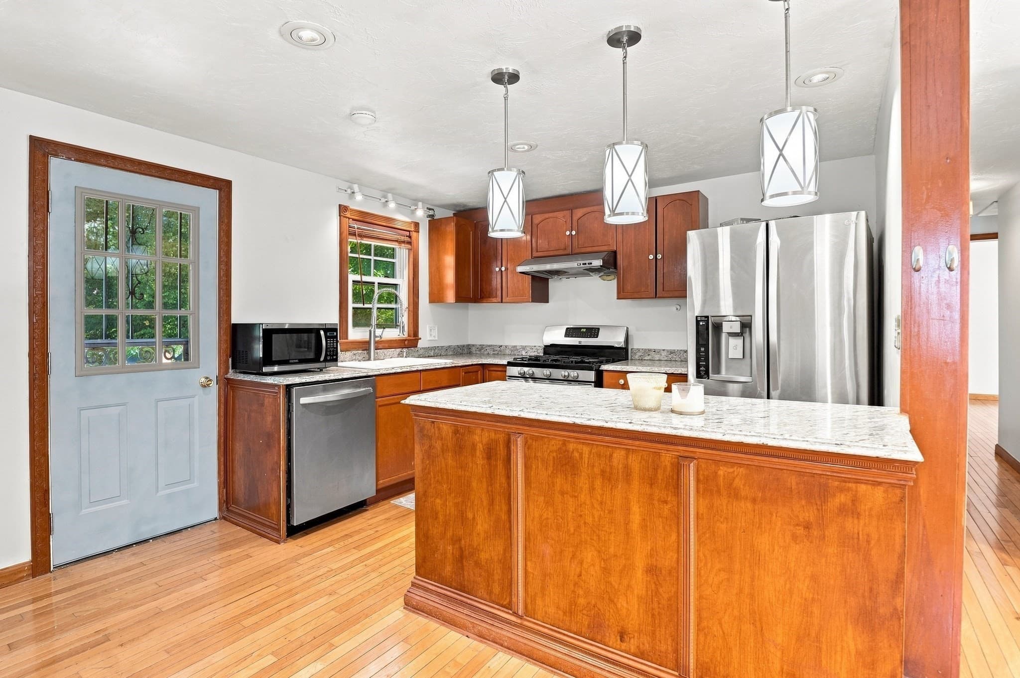 Single Family Residence at 30 Parsons Hill Dr, Worcester MA 01603, Worcester, photo 5 of 34