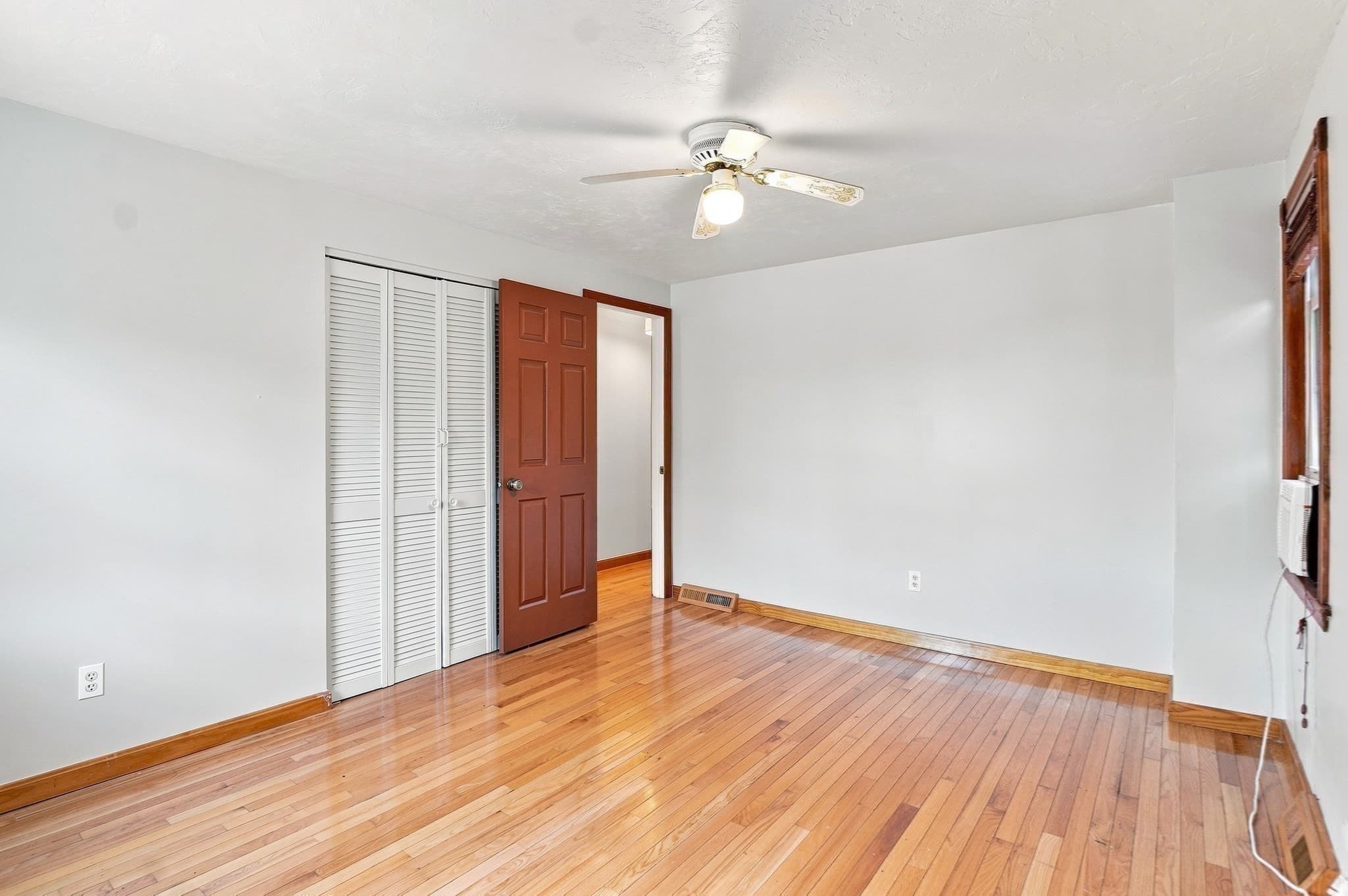 Single Family Residence at 30 Parsons Hill Dr, Worcester MA 01603, Worcester, photo 14 of 34