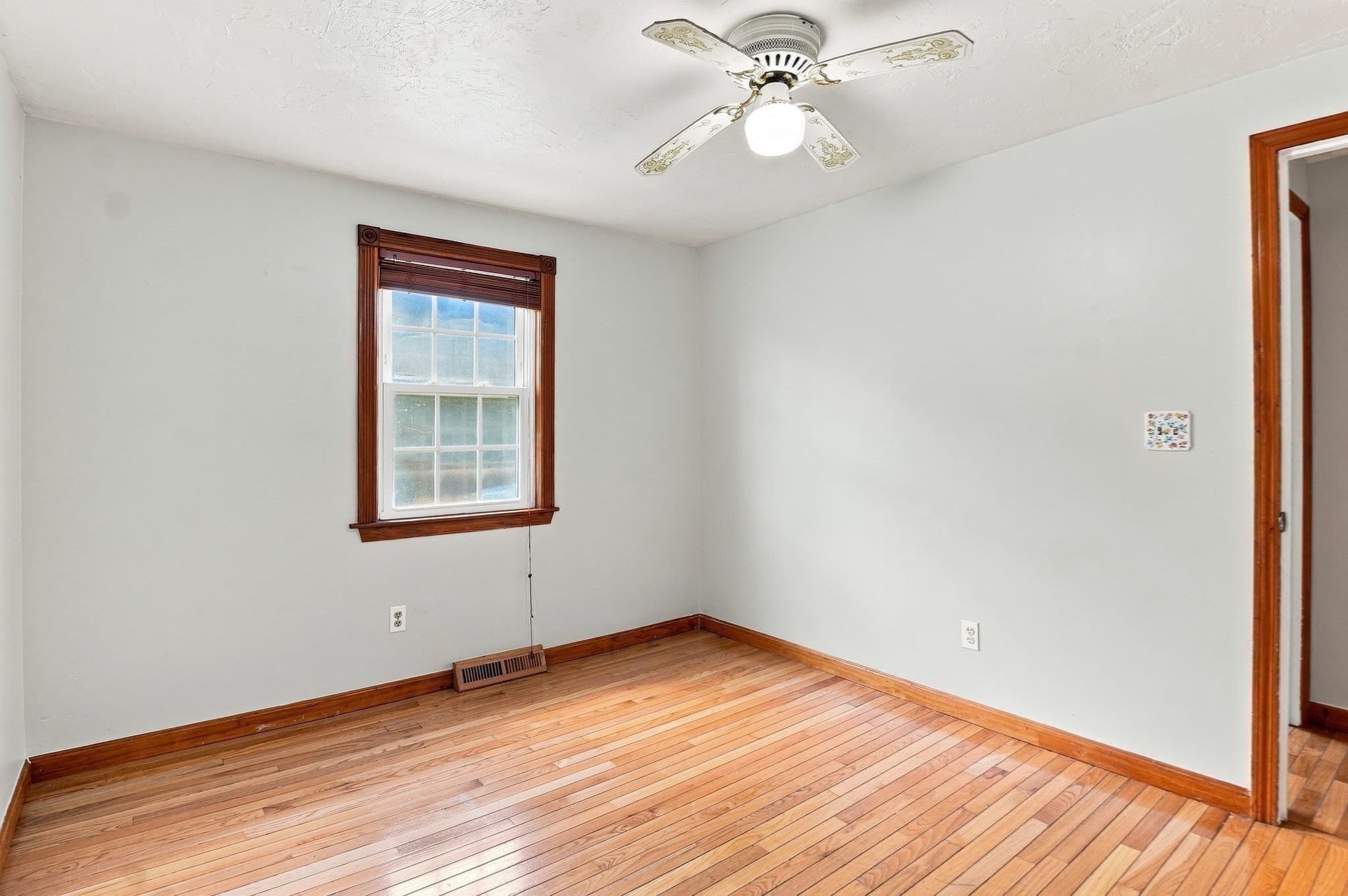 Single Family Residence at 30 Parsons Hill Dr, Worcester MA 01603, Worcester, photo 18 of 34