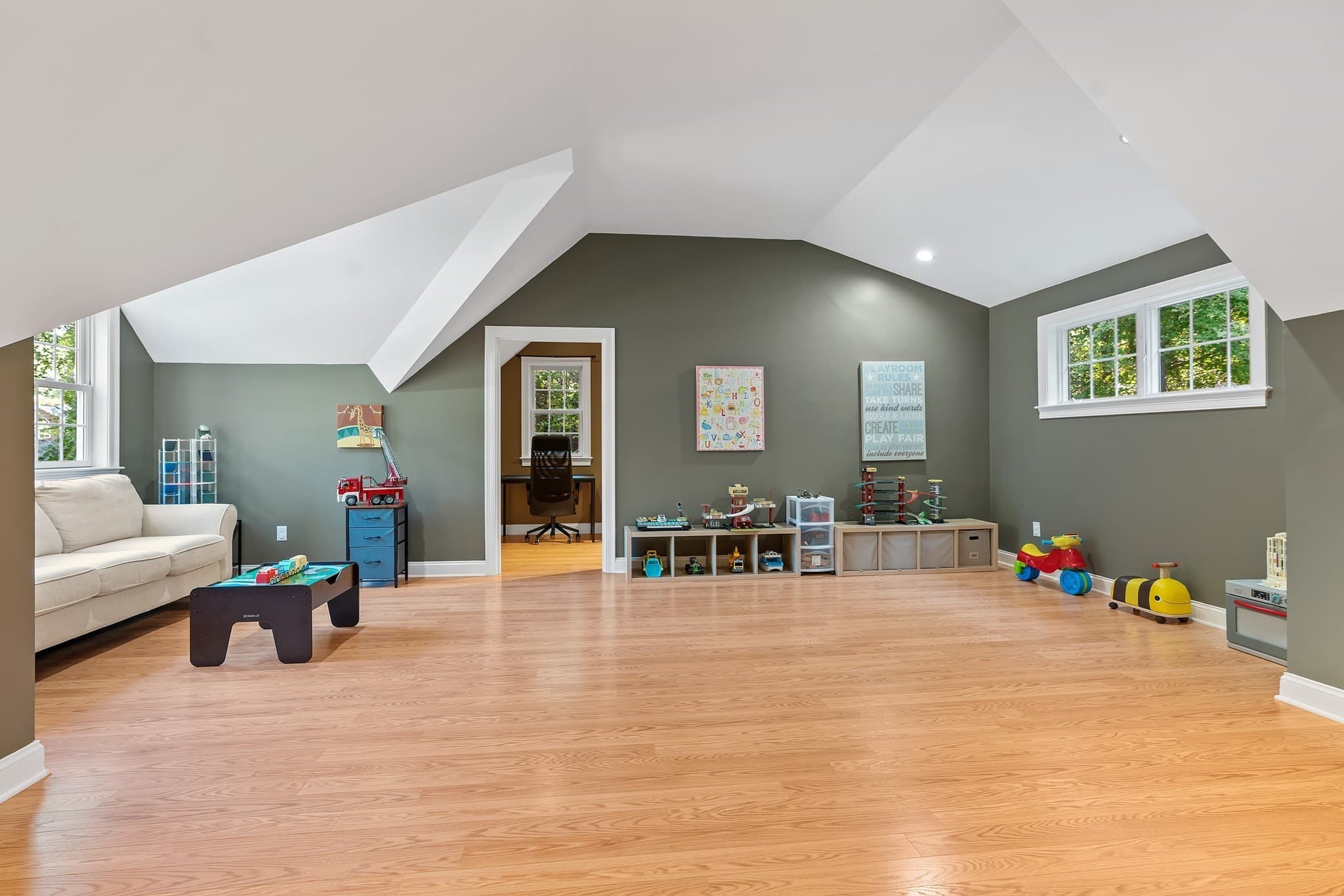 Single Family Residence at 9 Old Farm Circle, Wayland MA 01778, Wayland, photo 20 of 26