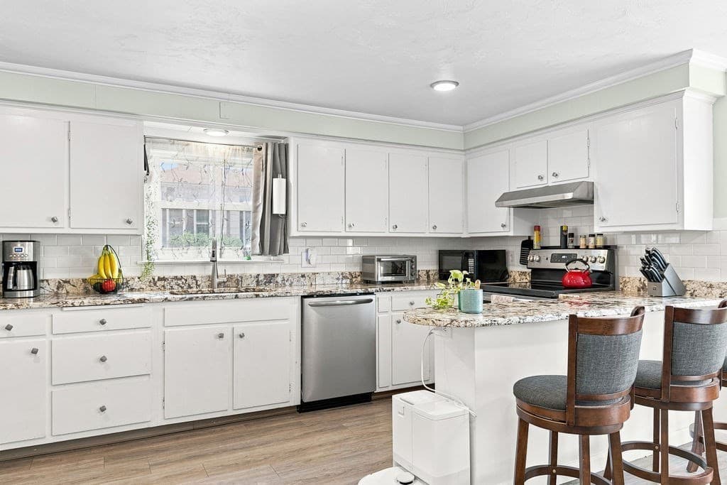 Single Family Residence at 12 Waverly St, Taunton MA 02780, photo 9 of 26