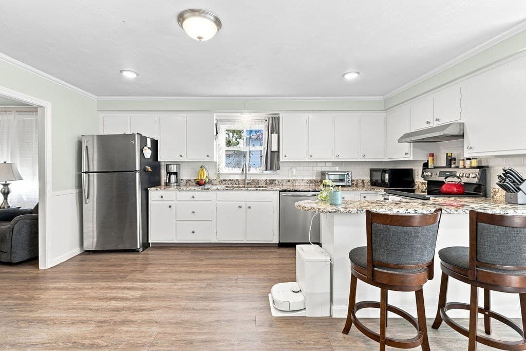 Single Family Residence at 12 Waverly St, Taunton MA 02780, photo 8 of 26