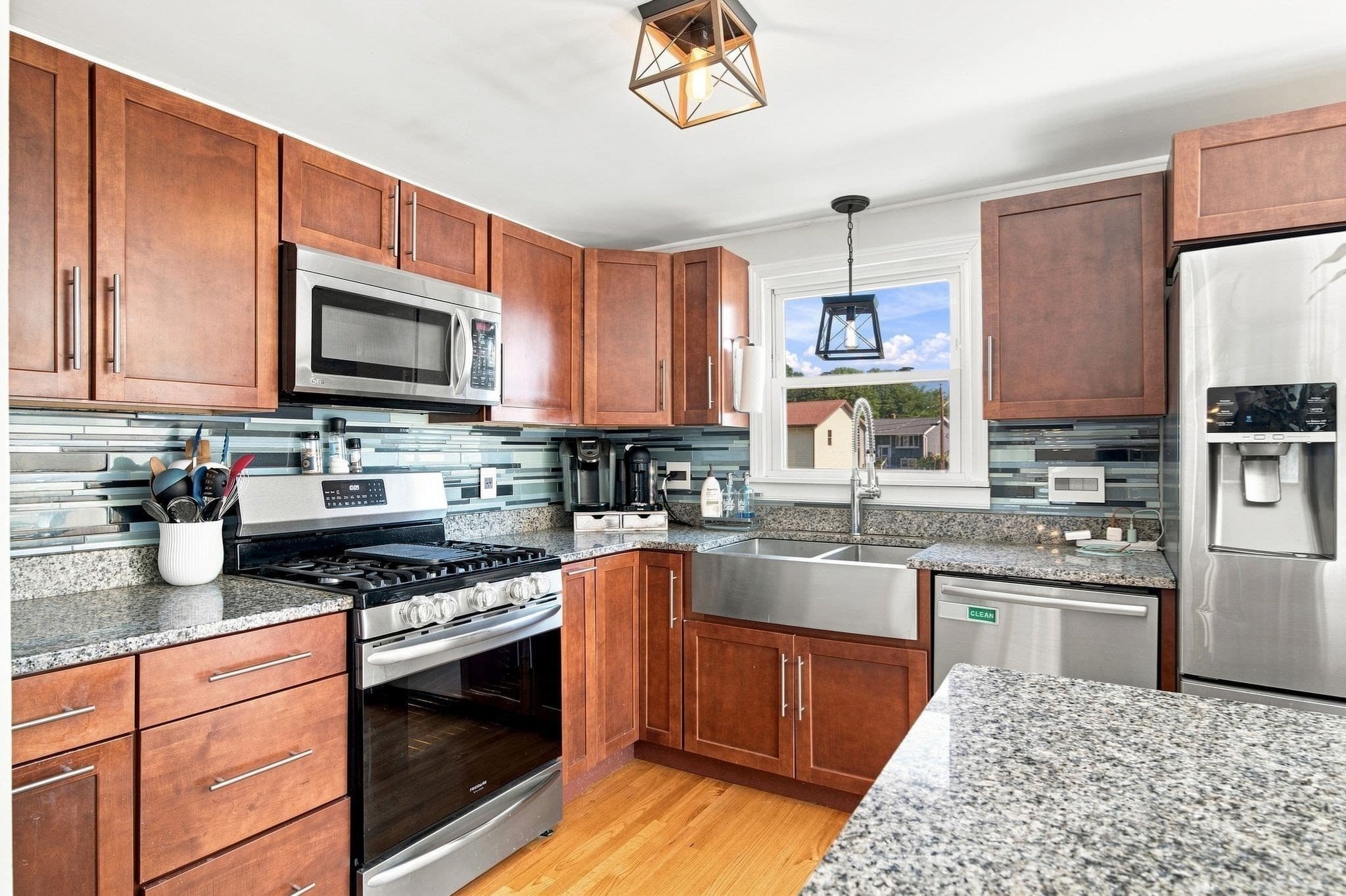 Single Family Residence at 33 Buena Vista Ave, Salem MA 01970, Salem, photo 9 of 36