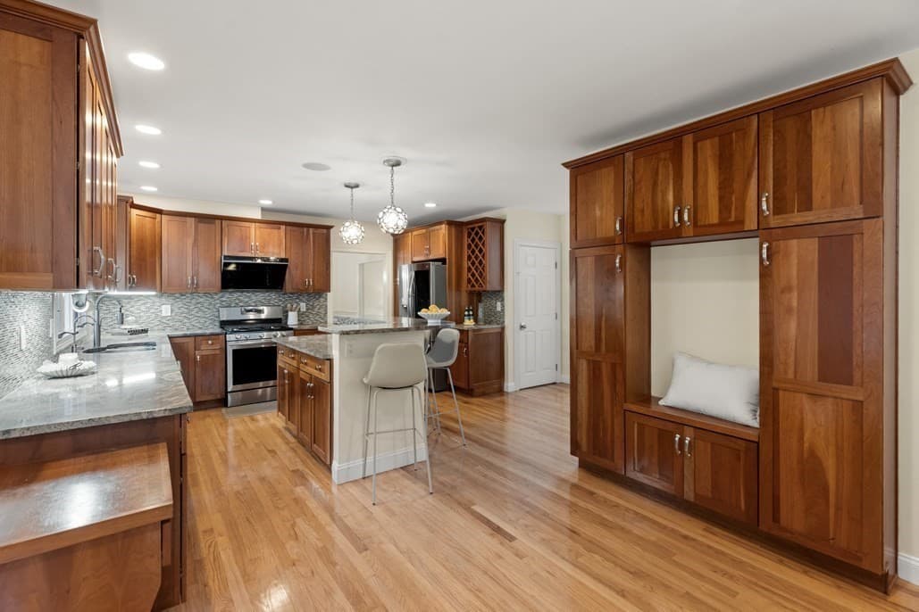 Single Family Residence at 5 Green Meadow Dr, Lynnfield MA 01940, Lynnfield, photo 13 of 42