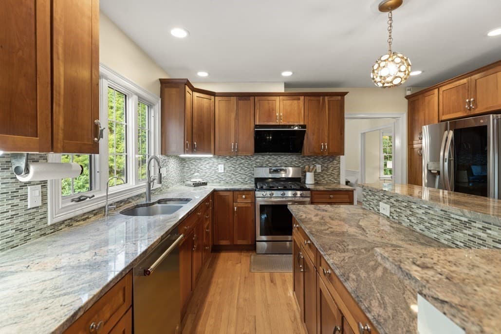 Single Family Residence at 5 Green Meadow Dr, Lynnfield MA 01940, Lynnfield, photo 14 of 42
