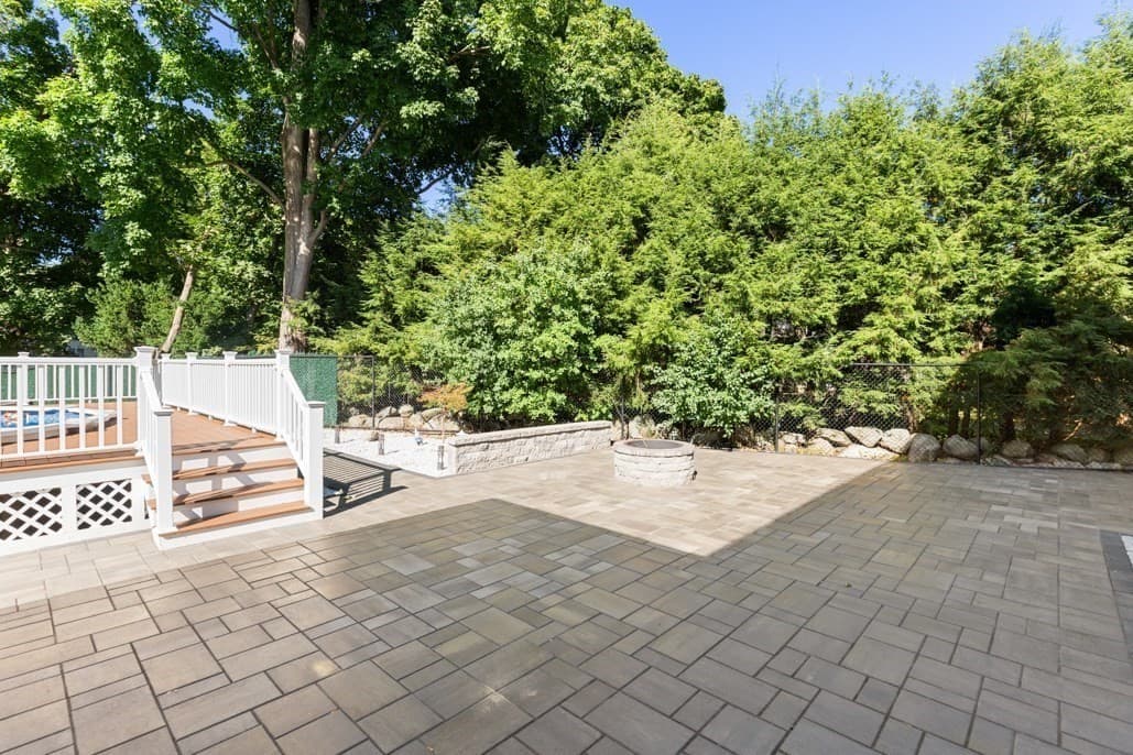 Single Family Residence at 5 Green Meadow Dr, Lynnfield MA 01940, Lynnfield, photo 41 of 42