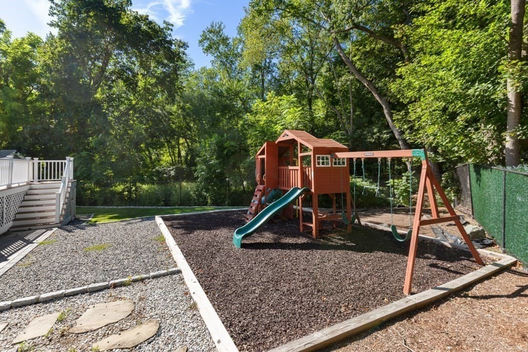 Single Family Residence at 5 Green Meadow Dr, Lynnfield MA 01940, Lynnfield, photo 40 of 42