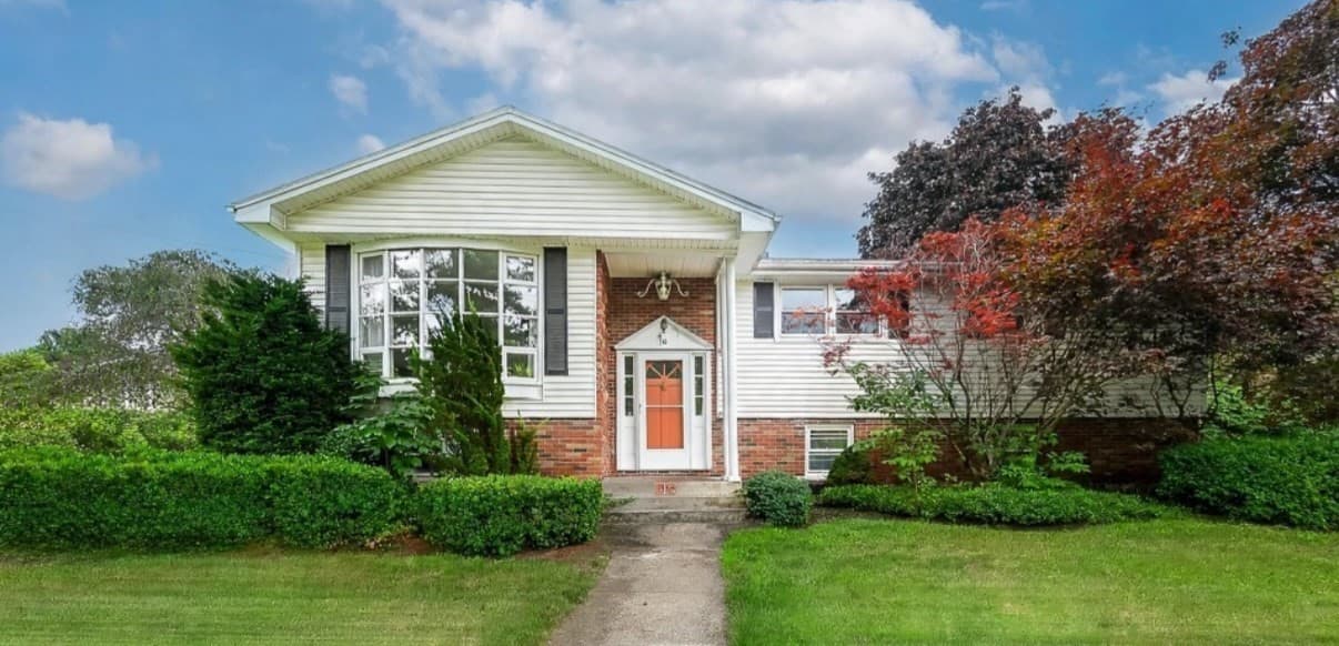 36 Roman Dr, Shrewsbury MA 01545